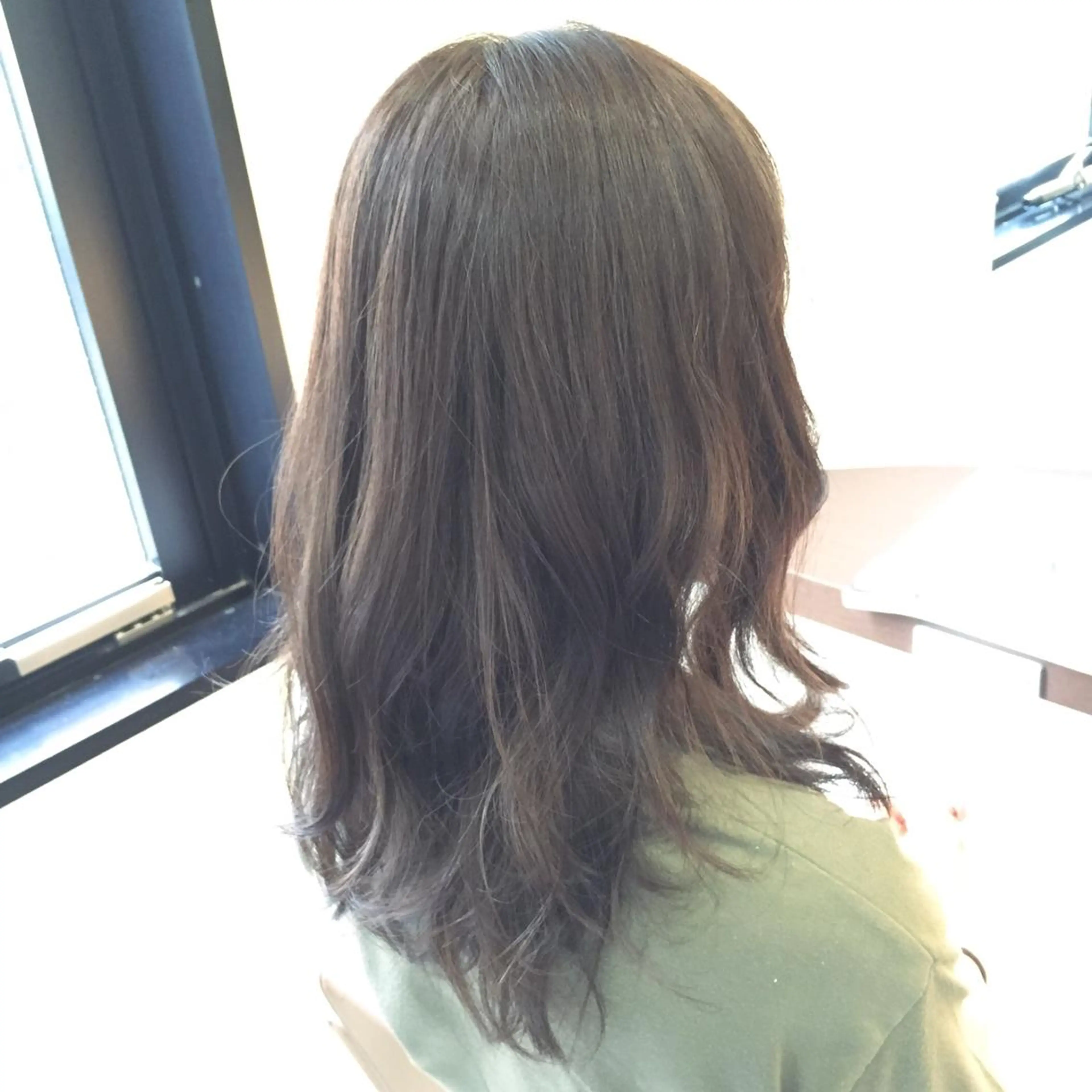 セミロング ロング カラー アッシュ oggi +KENJE所属・大平 美沙のヘアスタイル