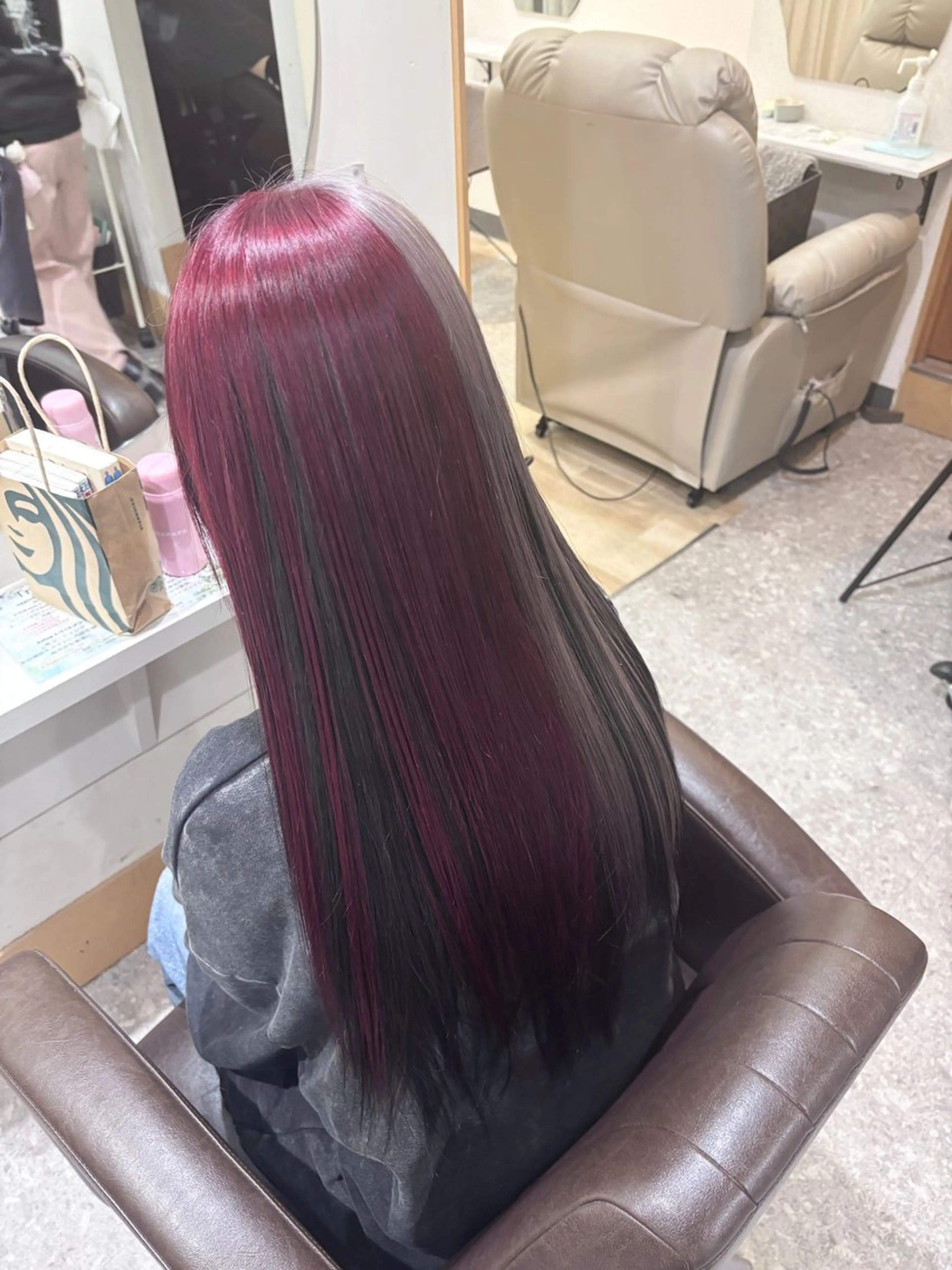 ロング カラー ヘアカラー トリートメント ヘッドスパ ブリーチ予約率90% 以上✨森山陽向のヘアスタイル