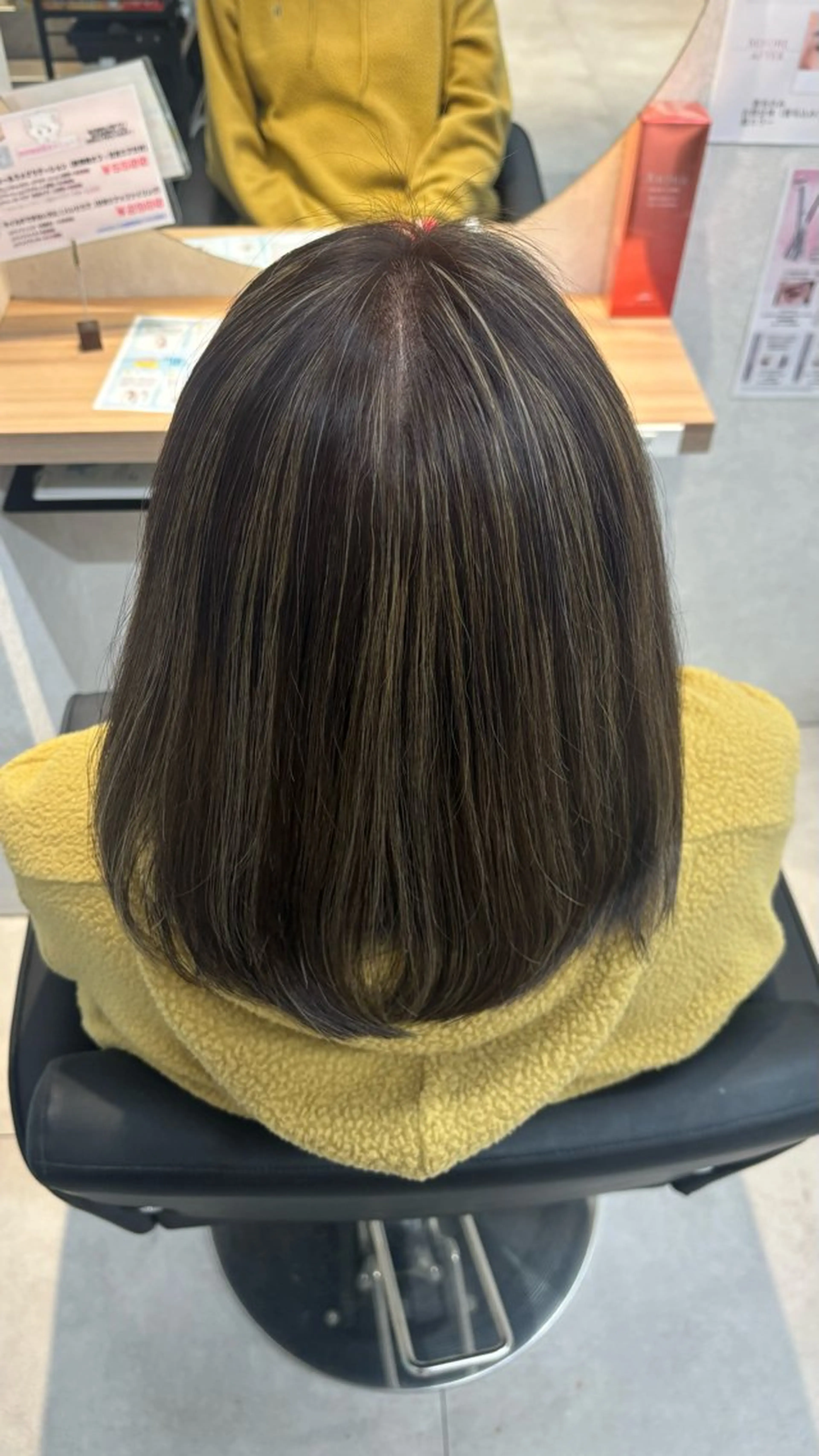 カラー 米倉 陽菜のヘアスタイル