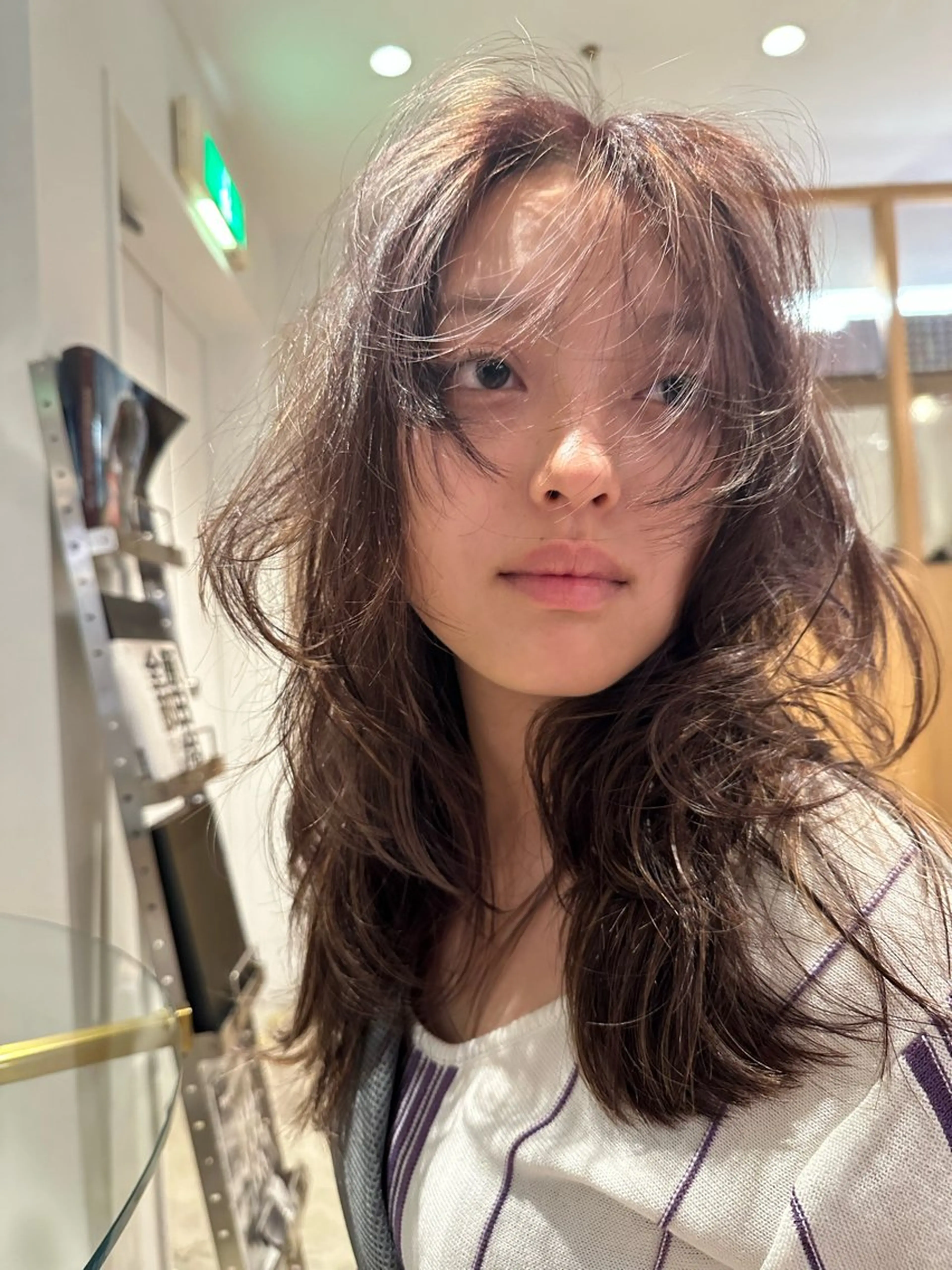 セミロング 🤍透明感カラー/ レイヤー/SUのヘアスタイル