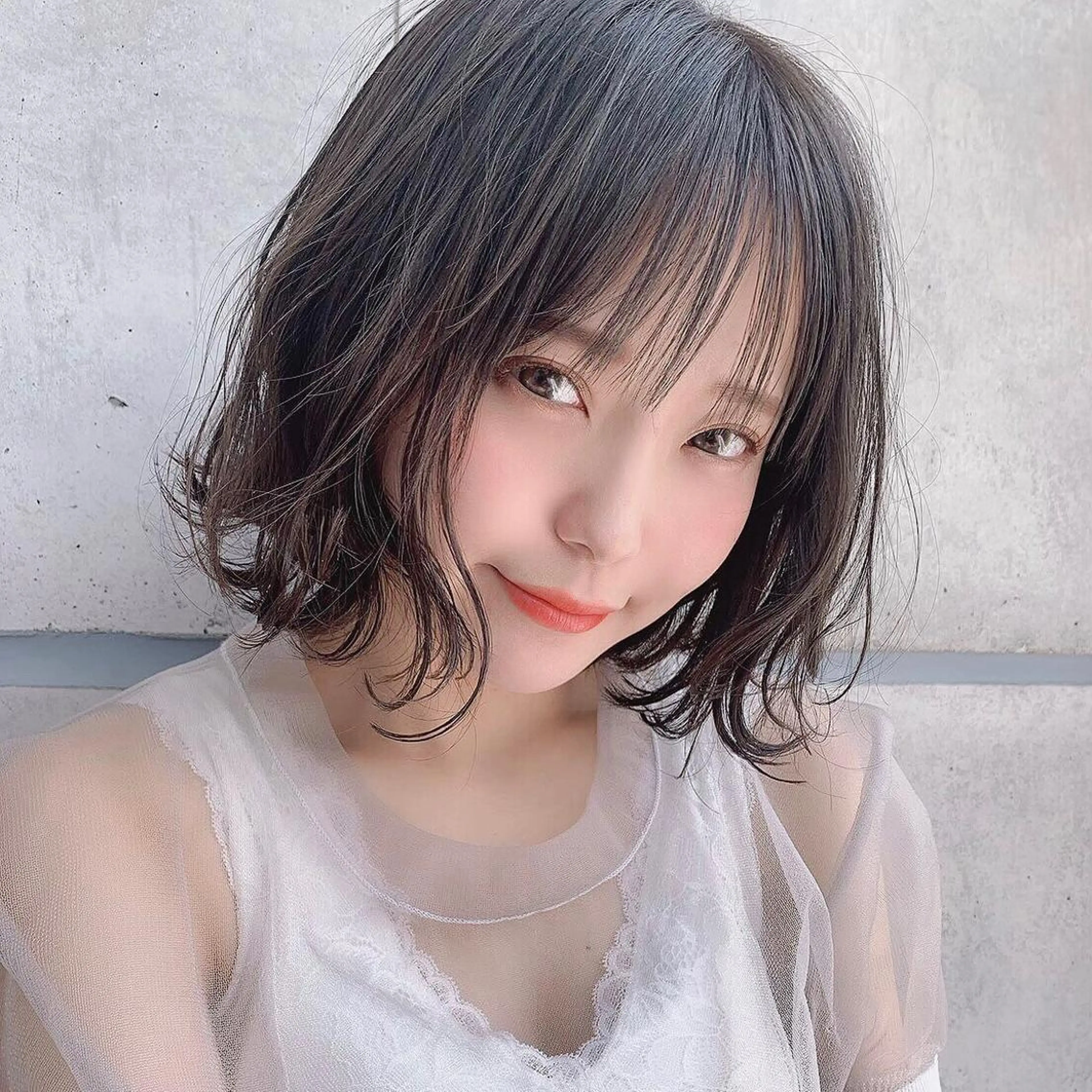 ミディアム カラー 大人っぽ韓国レディ レイヤー🤍渋谷のヘアスタイル