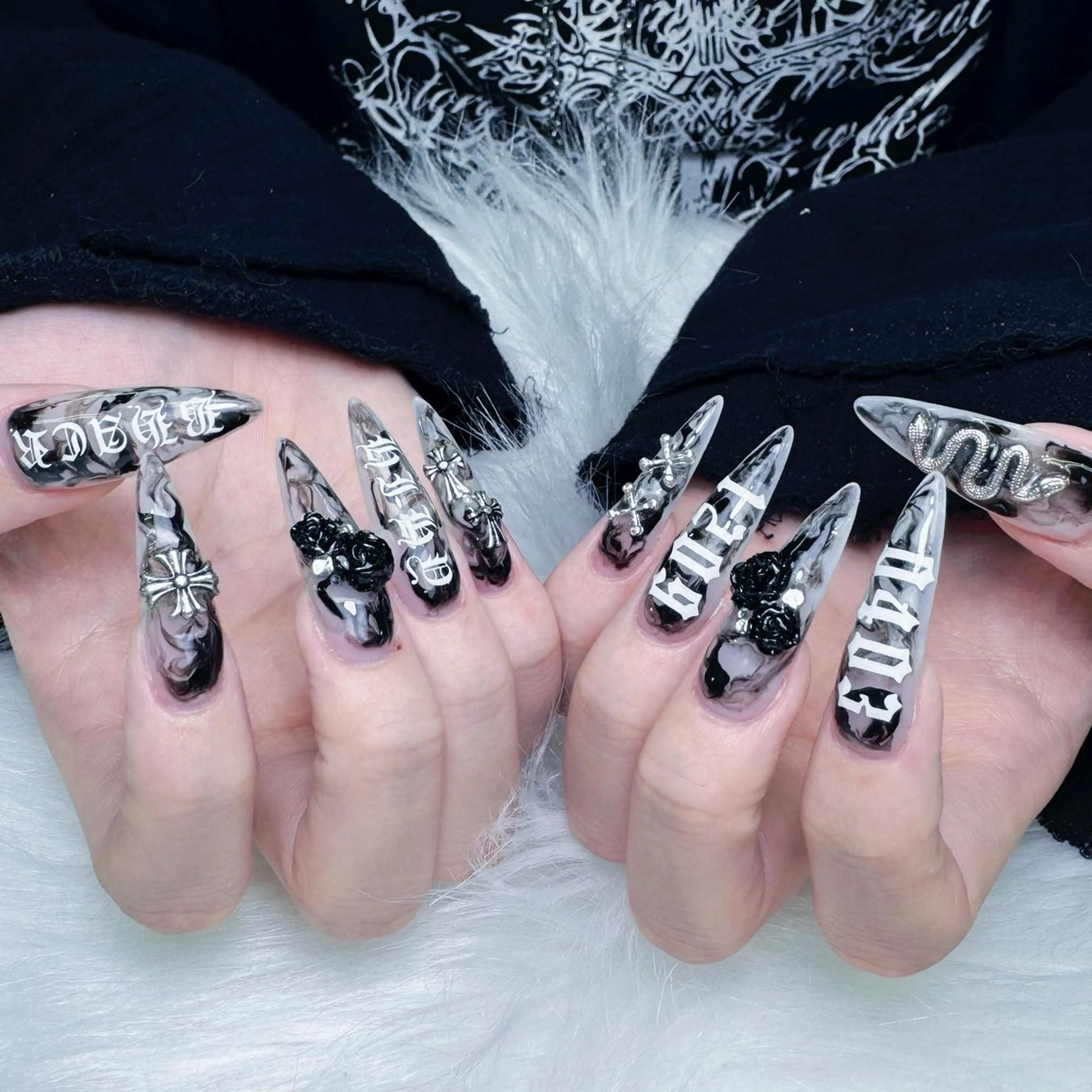 ネイル チークネイル クリアネイル ガーリー キラキラネイル 韓国ネイル ハンドネイル NailPrincess所属・princess スカルプ専門店のネイルデザイン