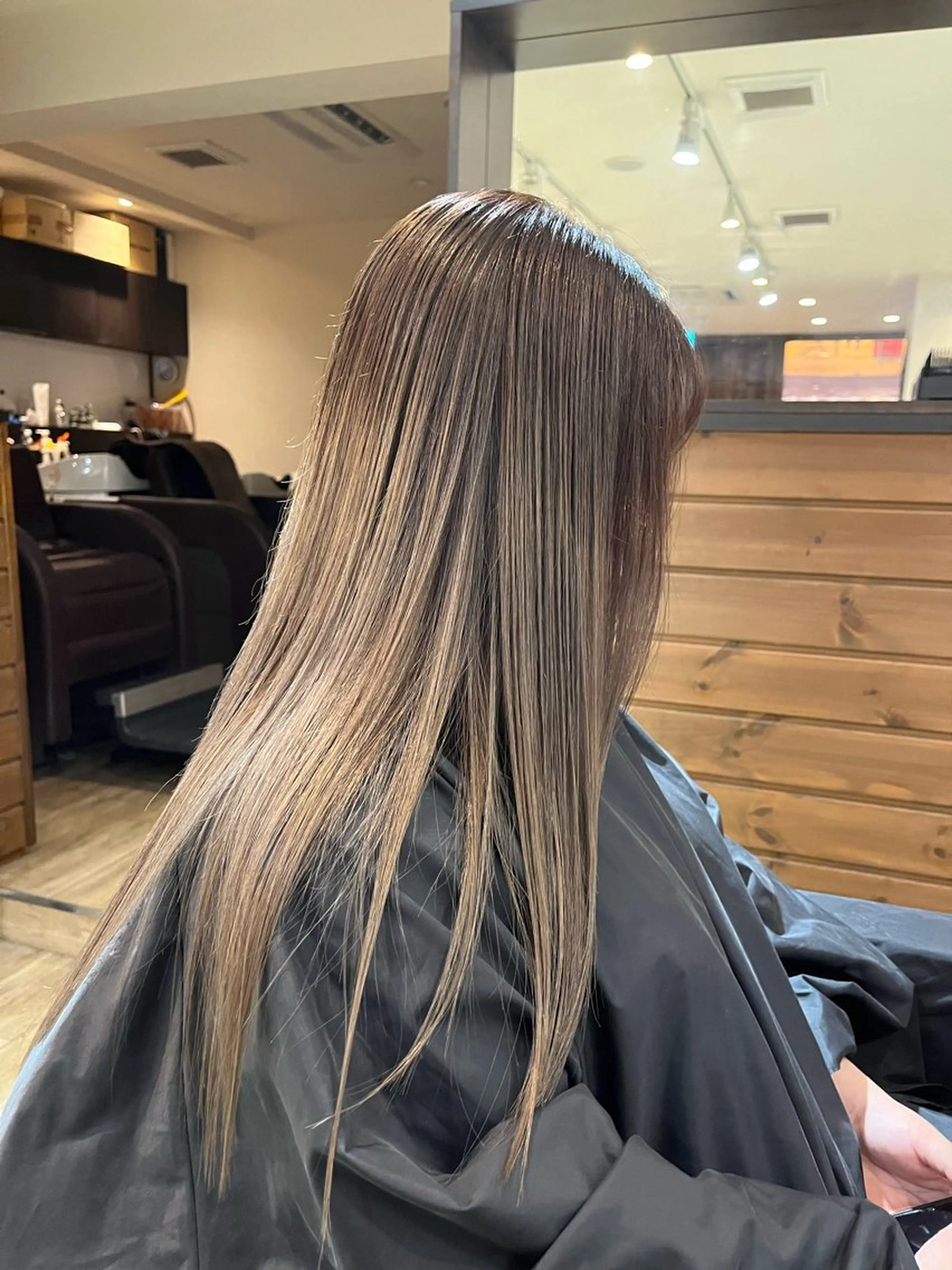 ロング カラー ブリーチ ブリーチなしカラー 縮毛矯正 ヘアカラー VOYAGE所属・中園 康のヘアスタイル