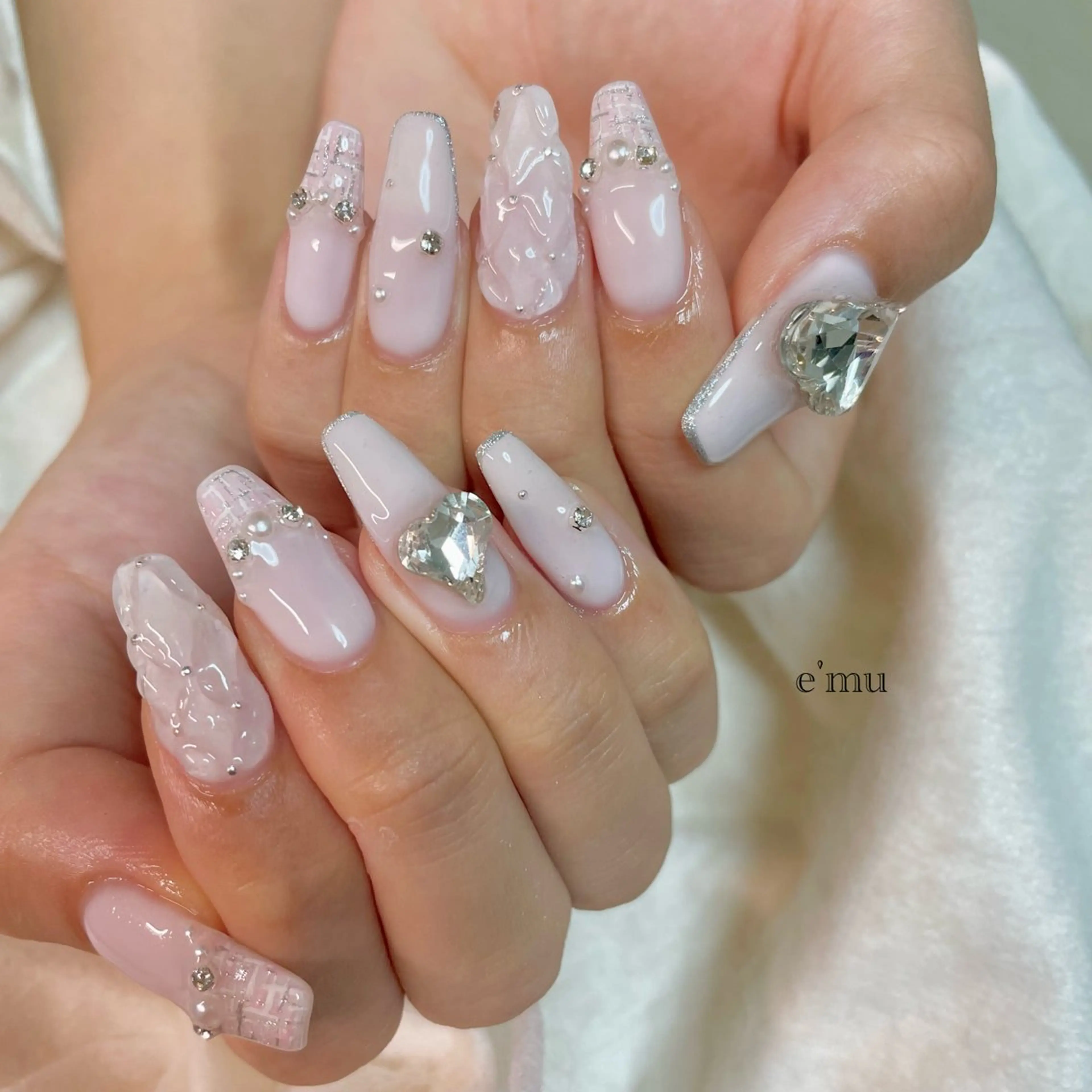 ネイル ガーリー nail salon e'mu💐のネイルデザイン