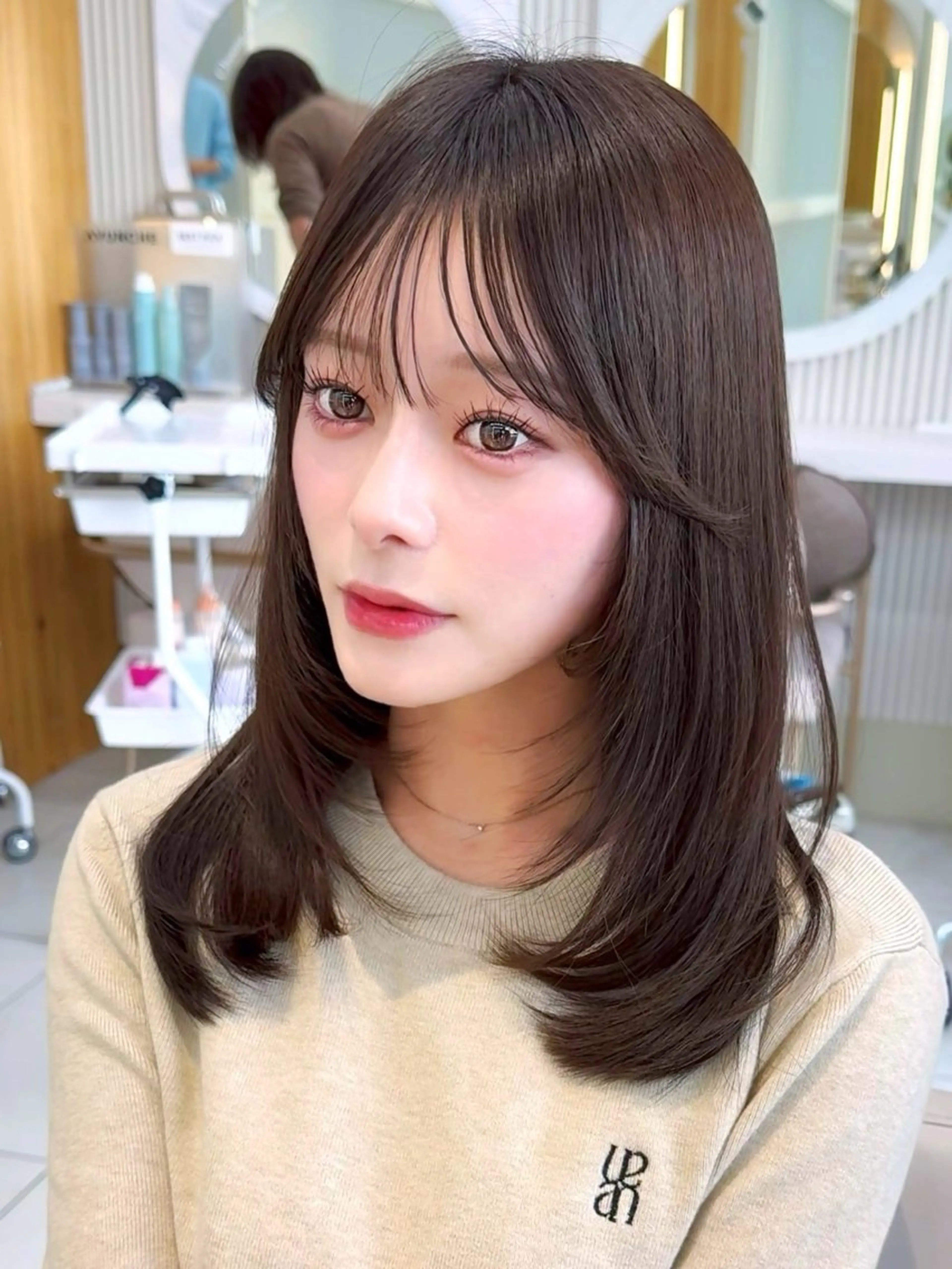 ミディアム カラー カット ヘアカラー トリートメント 似合わせレイヤー 透明感カラーのヘアスタイル