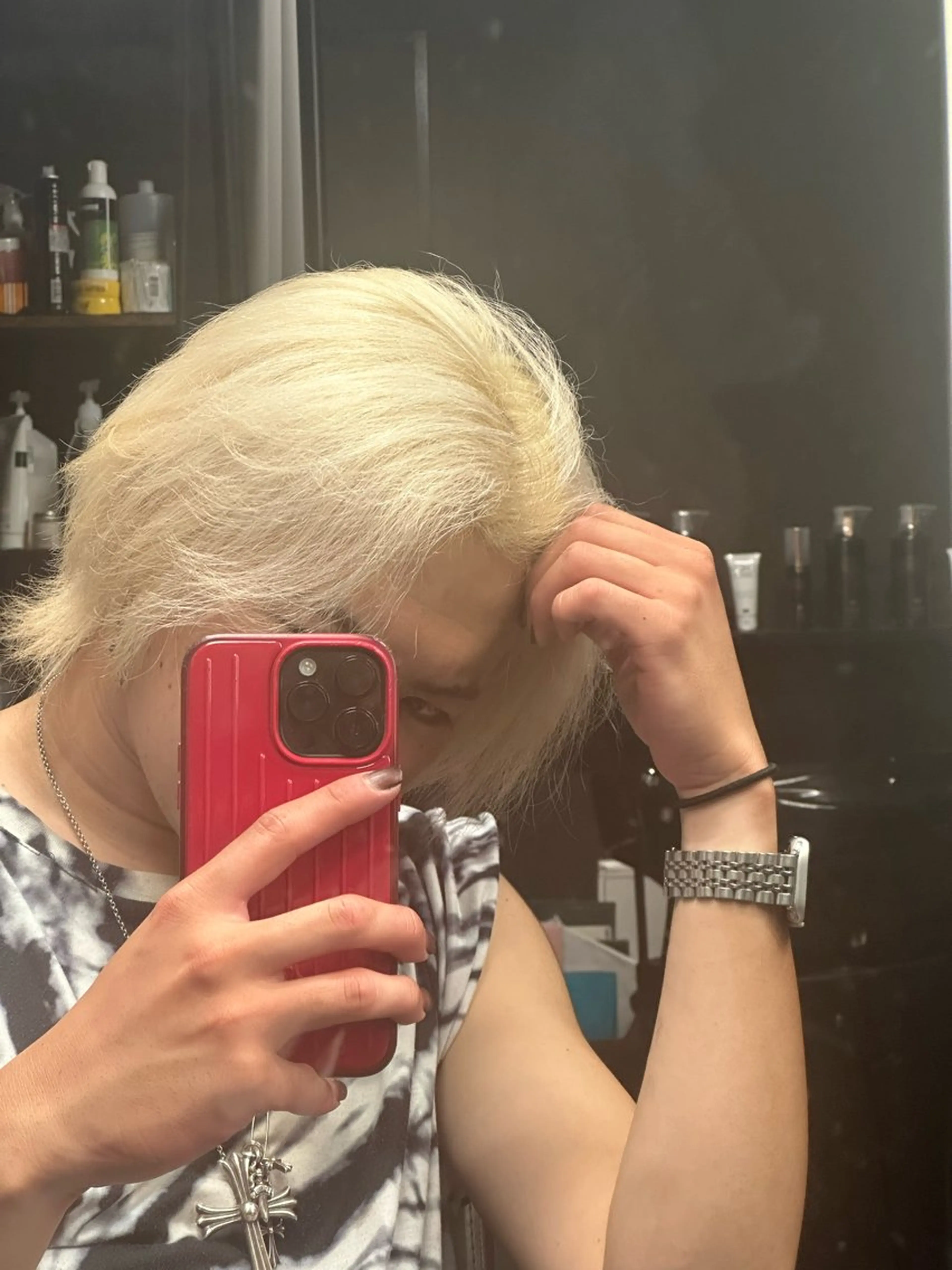 カラー メンズ ヘアカラー TAKUMI ハイトーン/ウルフのヘアスタイル