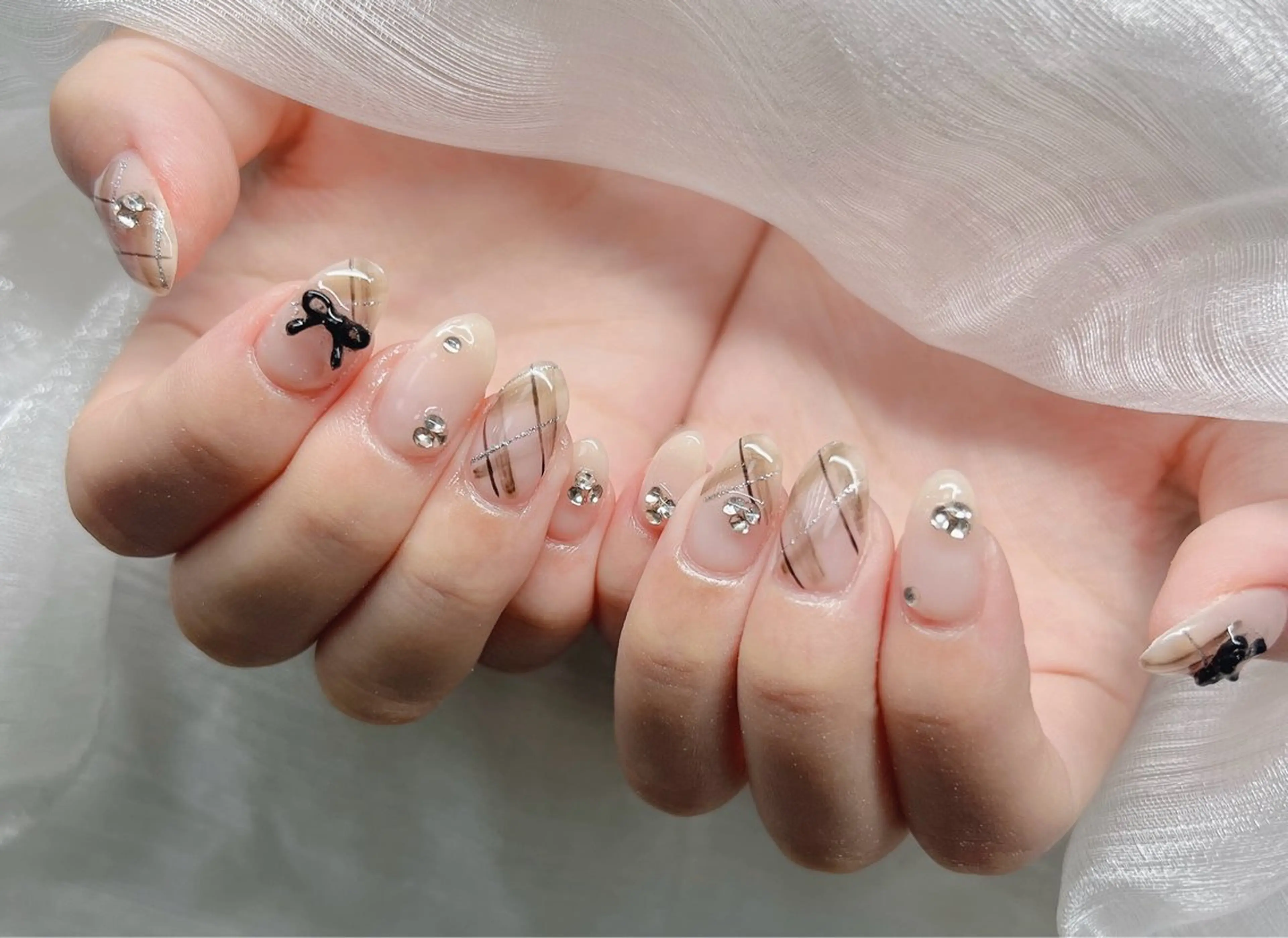 ネイル 長さ出し グラデーション 卒業式 キラキラネイル マグネットネイル ハンドネイル Lee Nailsのネイルデザイン