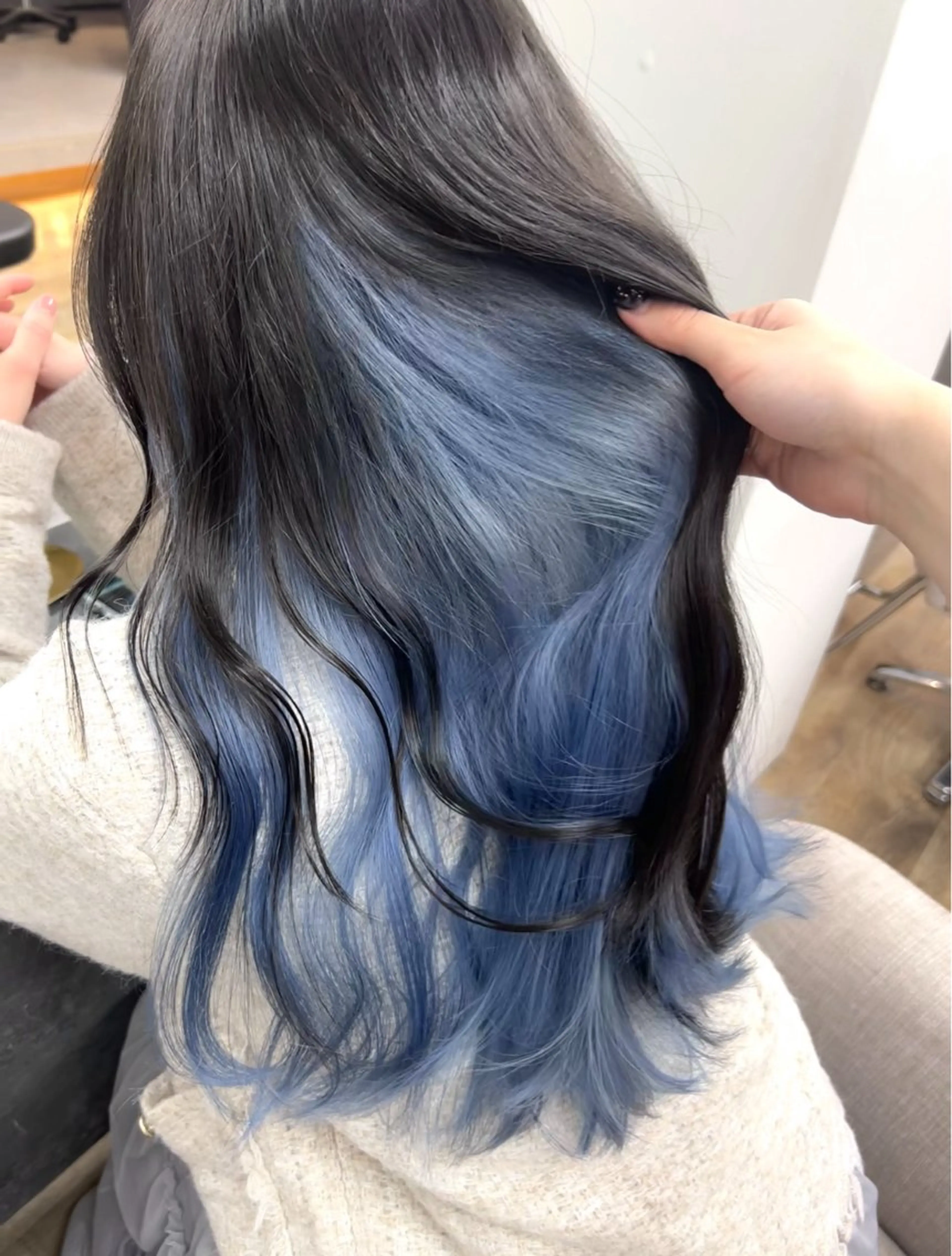 ロング カラー ヘアカラー トリートメント MARQUEE所属・Ayame / ハイトーンカラーのヘアスタイル