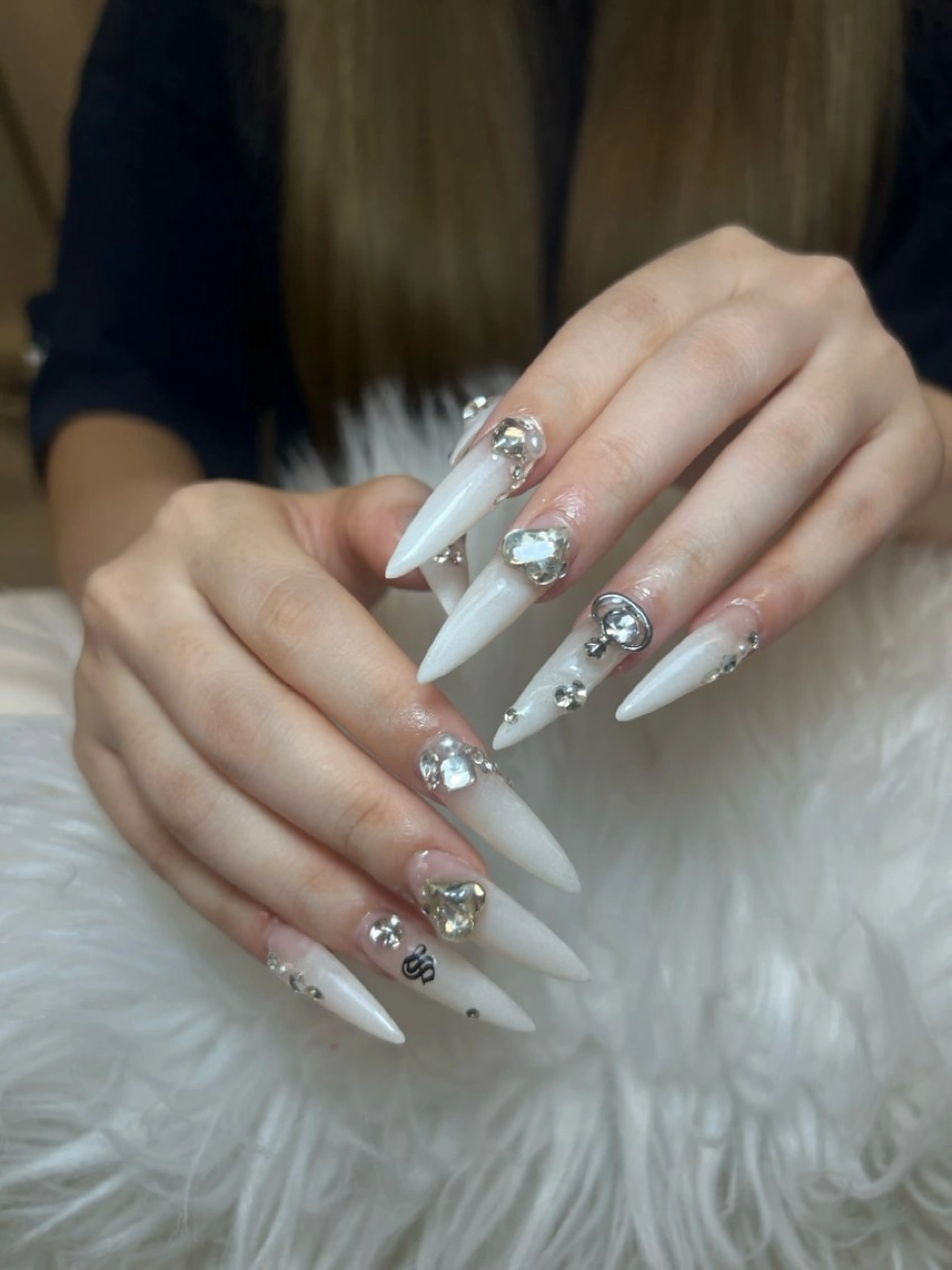 ネイル アートネイル オーロラネイル チークネイル 長さ出し フットネイル Noiranail_ studio川越西口のネイルデザイン