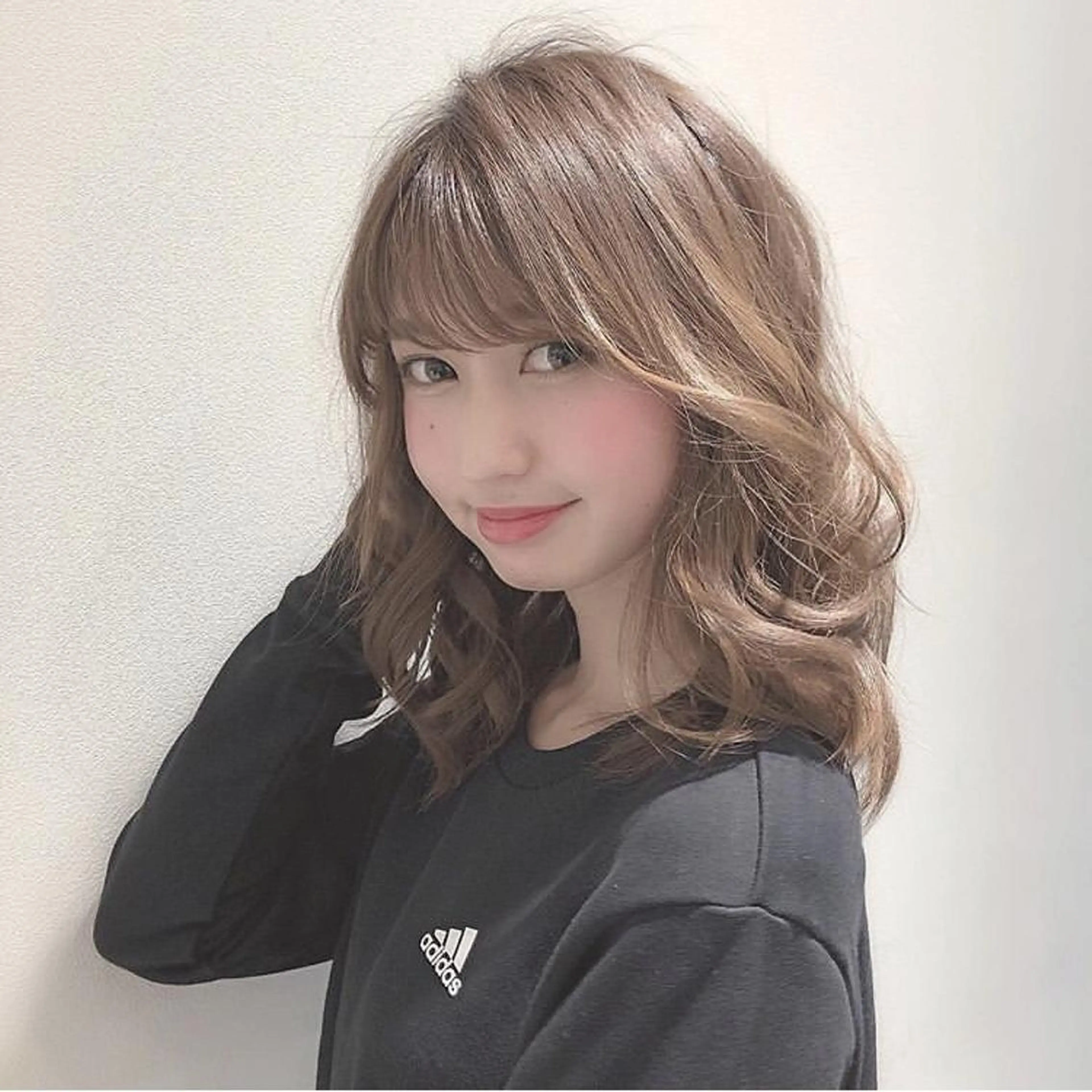 ミディアム パーマ カット パーマ トリートメント 似合わせショート kengoのヘアスタイル