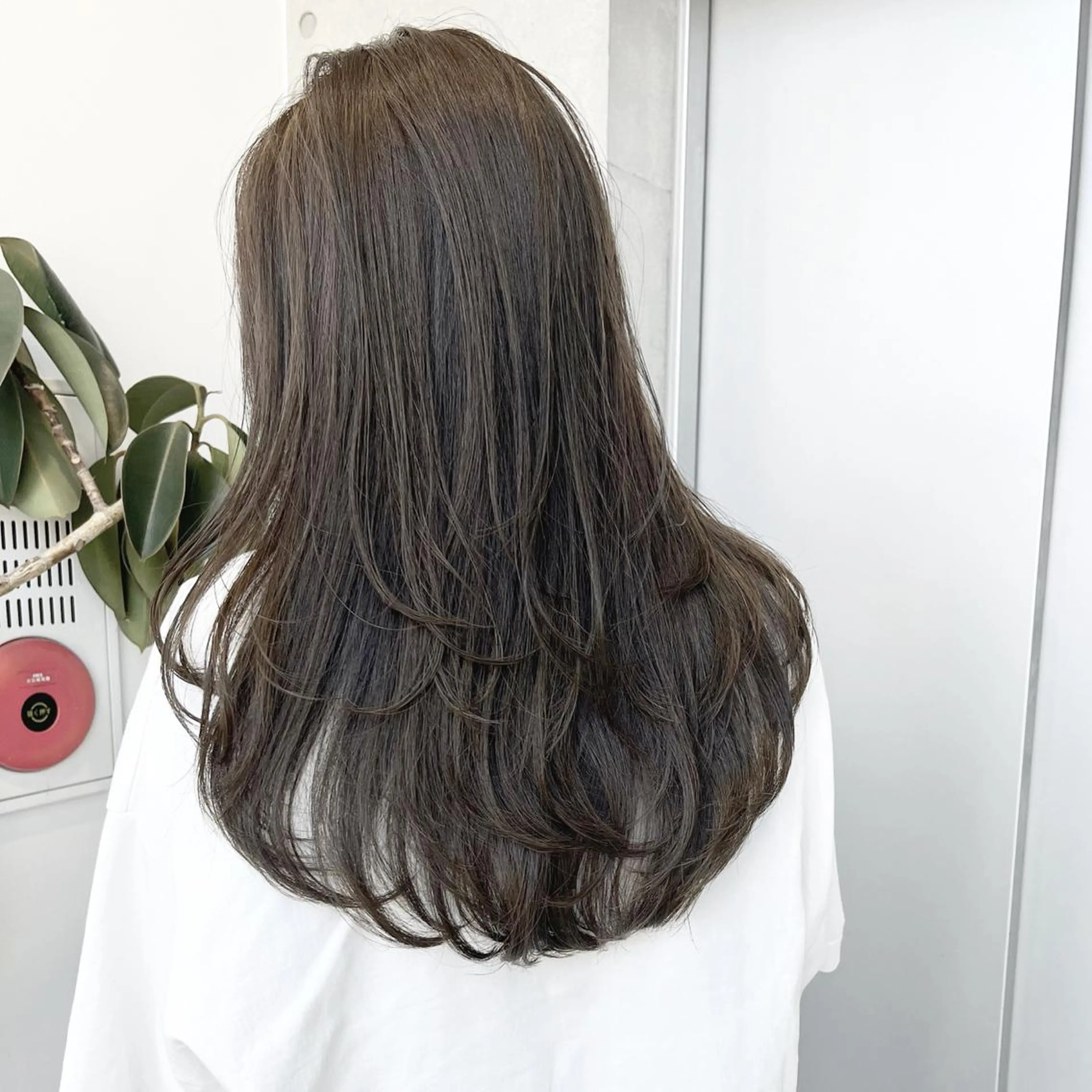 ロング カラー パーマ ヘアアレンジ カット ヘアカラー トリートメント ヘッドスパ 透明感/オリーブ/ グレージュ/YUKAのヘアスタイル