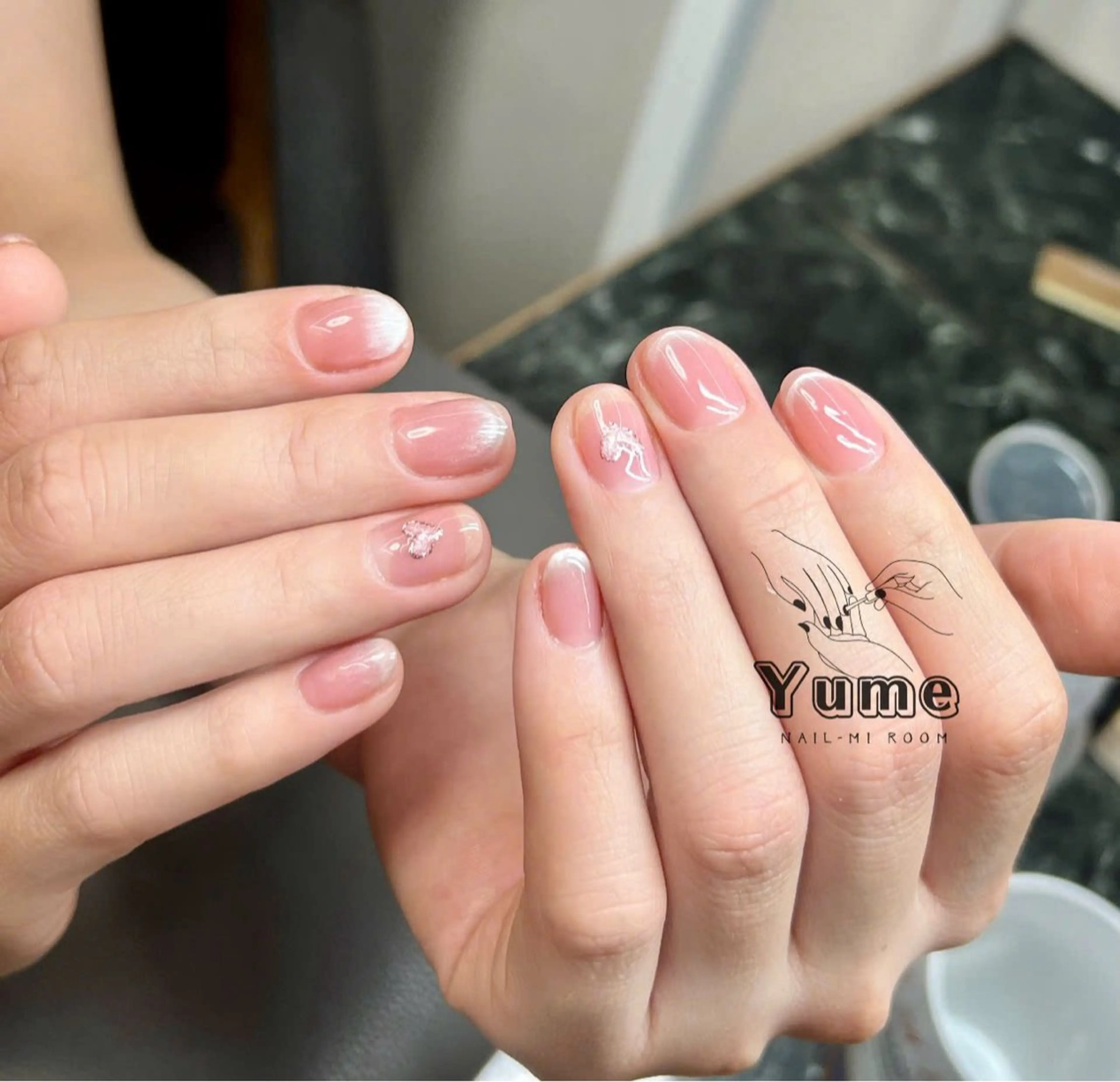 ミディアム トウイ nailのネイルデザイン