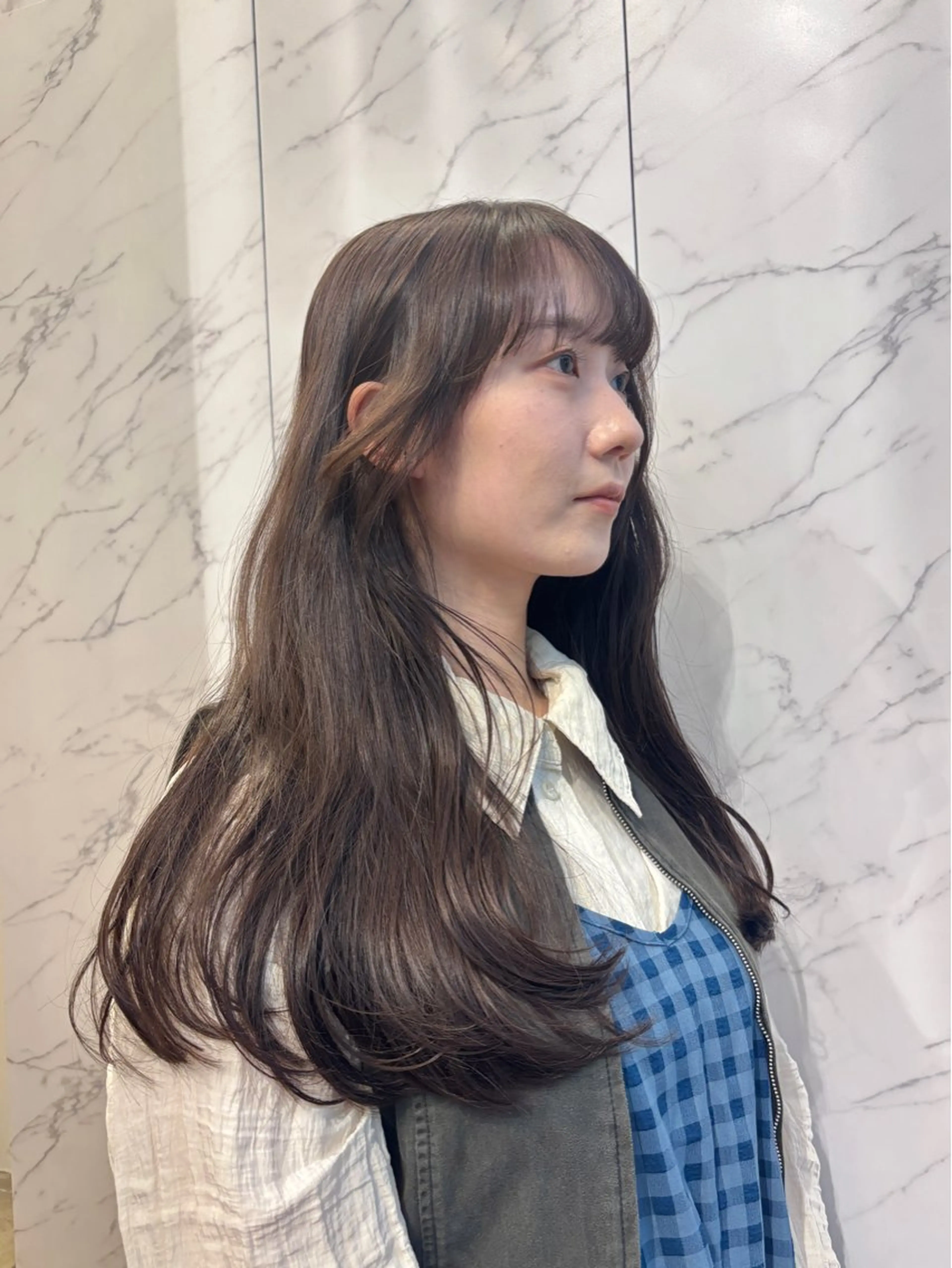 ロング カット ヘアカラー miu /透明感カラーのヘアスタイル