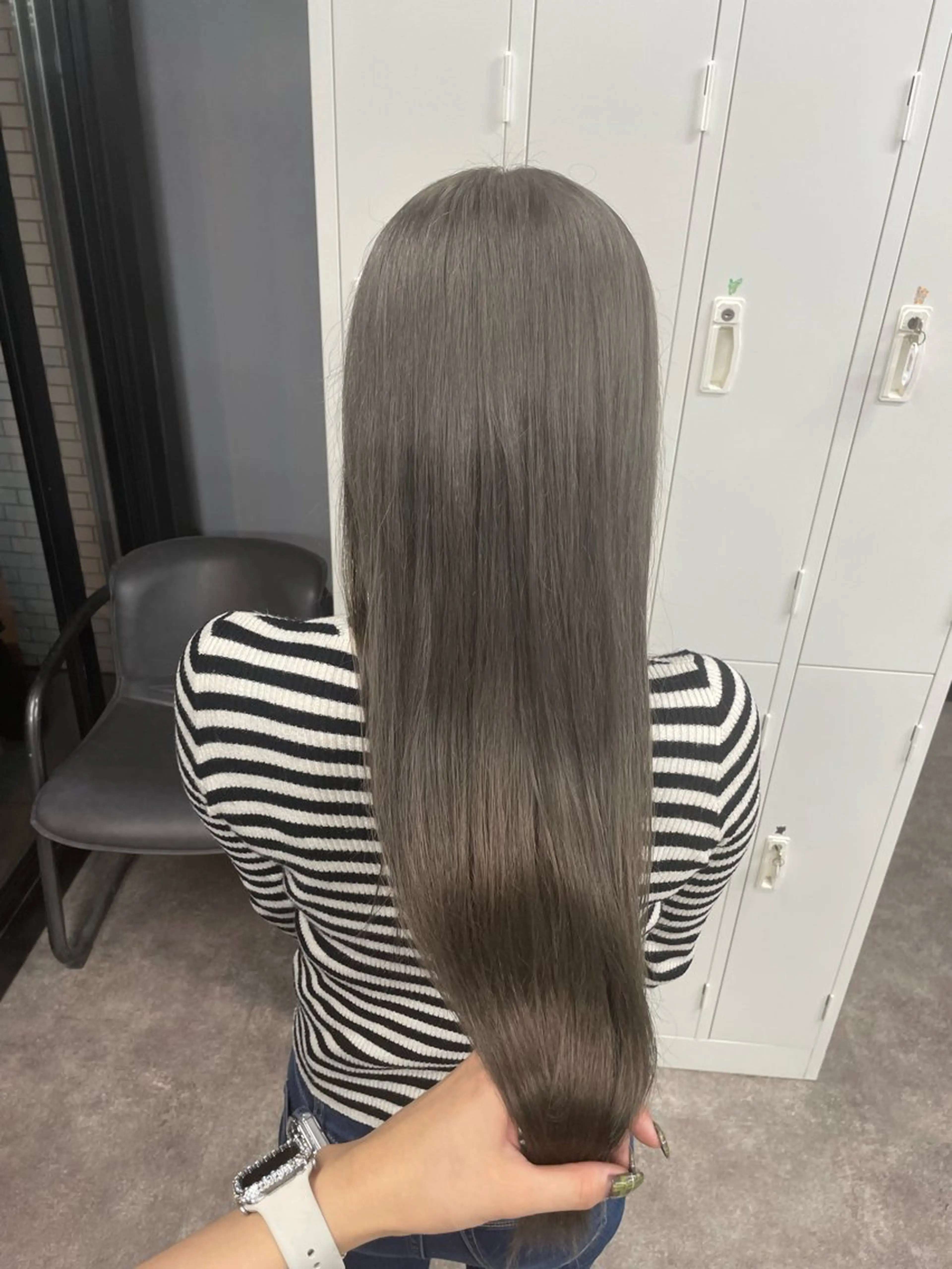 ロング カラー グレージュ ヘアカラー トリートメント ili心斎橋所属・🩵ハイトーン/ レイヤーYUZU🩵のヘアスタイル