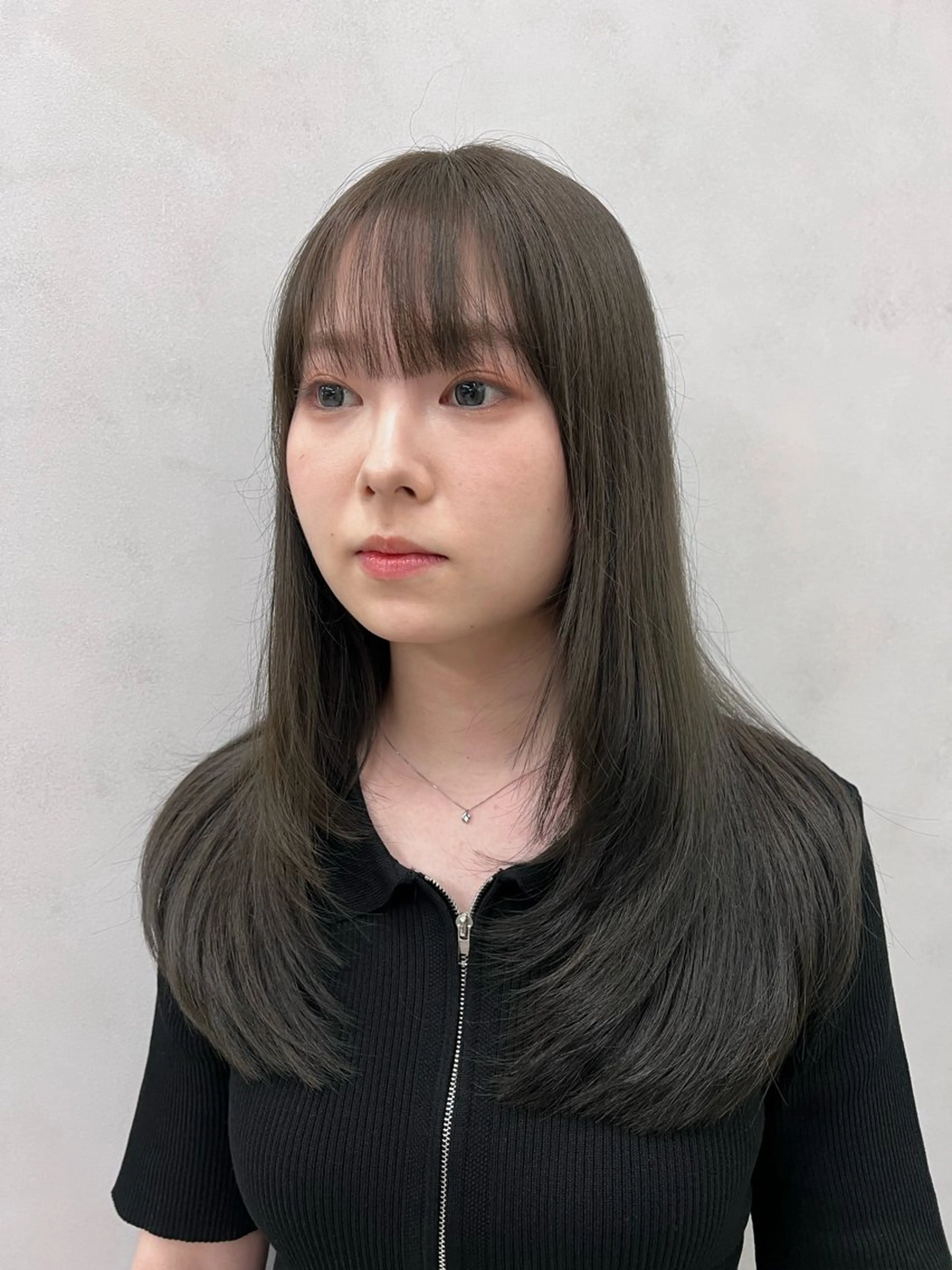 ロング カラー ヘアアレンジ グレージュ オリーブグレージュ オリーブグレー レイヤーカット カット ヘアカラー トリートメント ヘッドスパ ヘアセット 大宮/山口 竣也のヘアスタイル