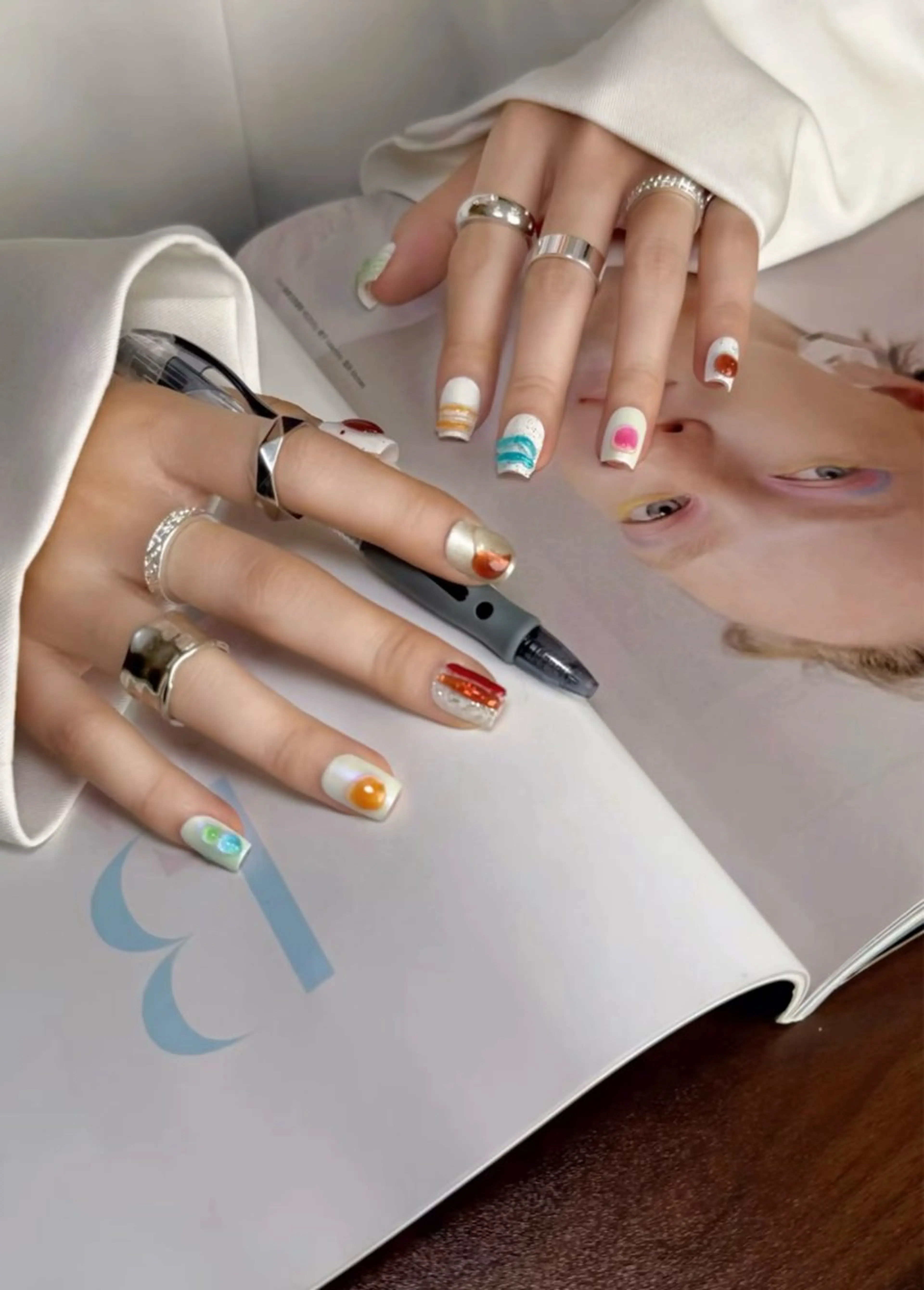 ネイル アートネイル オーロラネイル ガーリー キラキラネイル 韓国ネイル ハンドネイル nail salon U所属・日向 あゆみのネイルデザイン