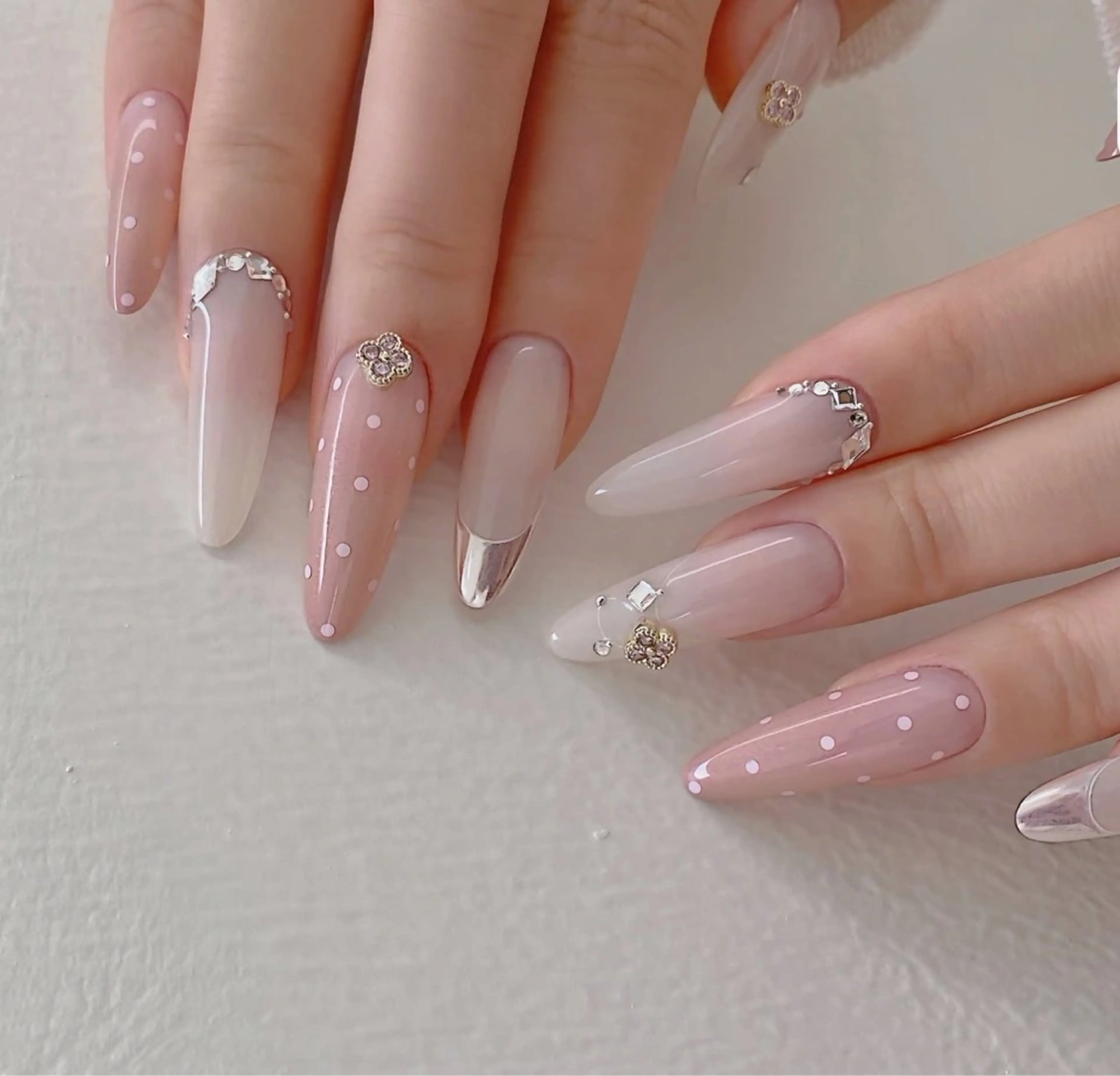 ネイル Le'a シズカのネイルデザイン