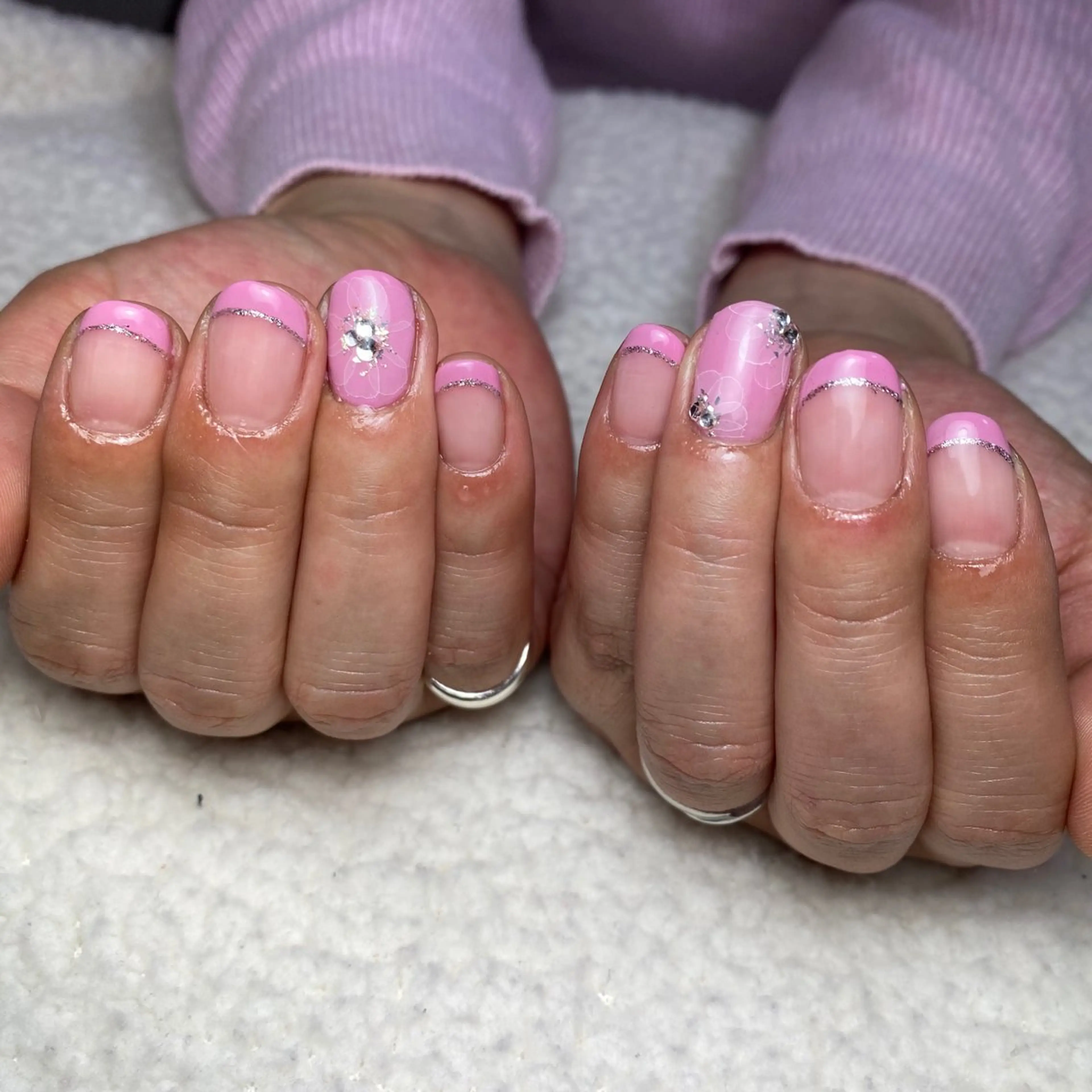 ネイル フラワーネイル フレンチネイル ピンク 春ネイル ハンドネイル COCO+所属・COCO +のエステ・リラクイメージ