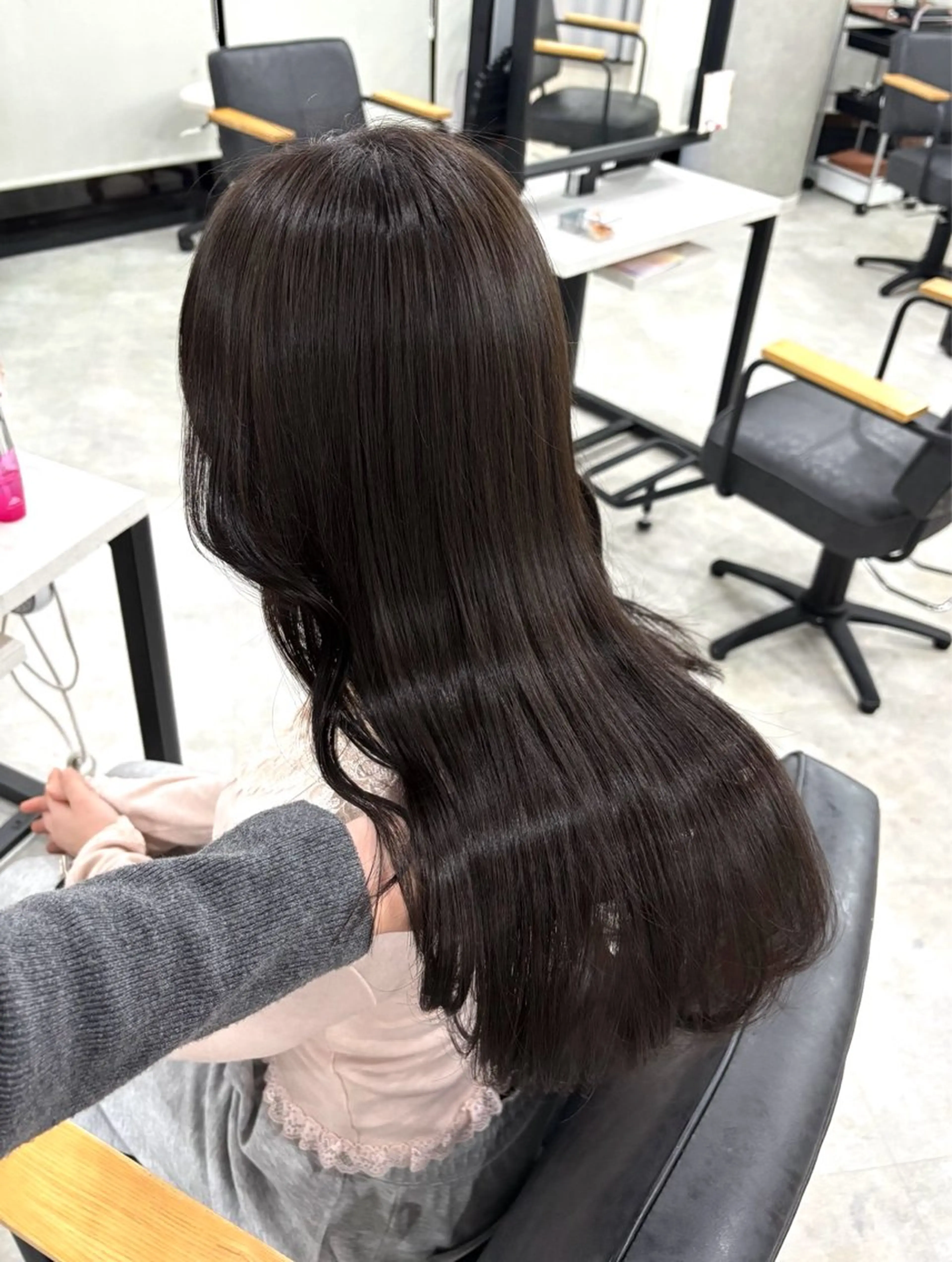 ロング カラー ブラウンカラー チョコレートブラウン カット ヘアカラー 盛れる顔まわり✨🎀 モテカラー別所好葉のヘアスタイル