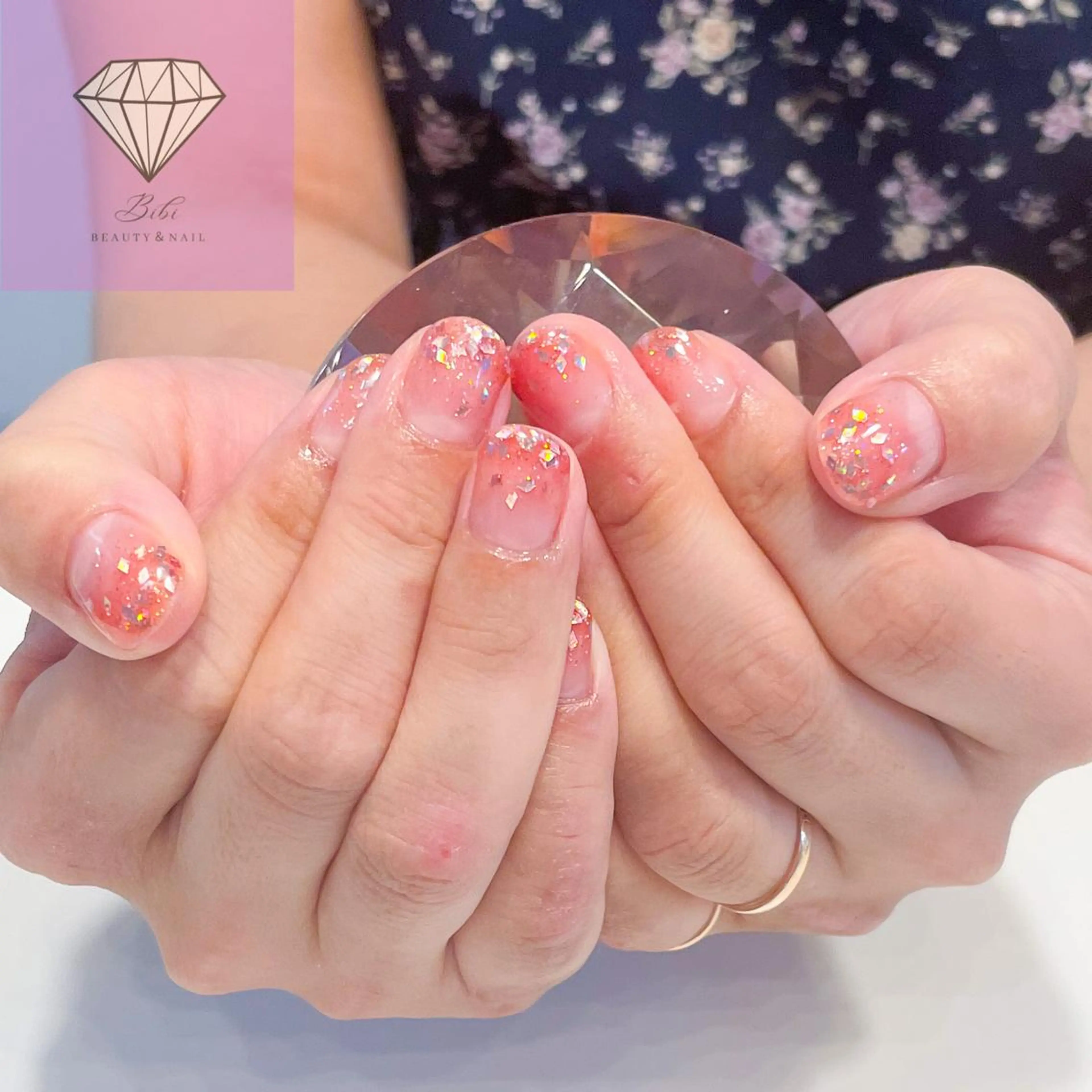 ネイル クリアネイル グラデーション ピンク ハンドネイル ネイルサロン💎 Bibiのネイルデザイン