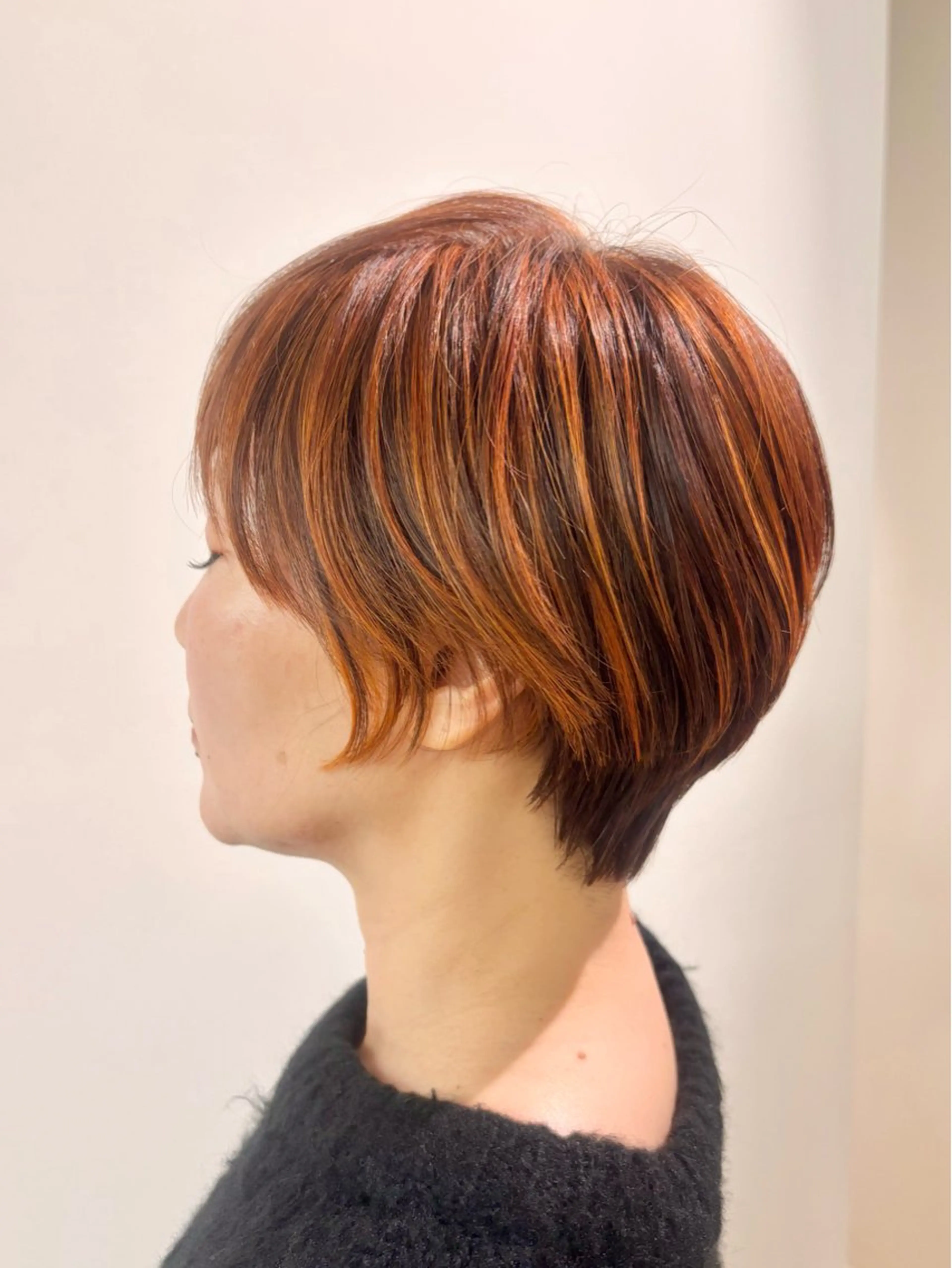 ショート カラー 古川 琴美のヘアスタイル