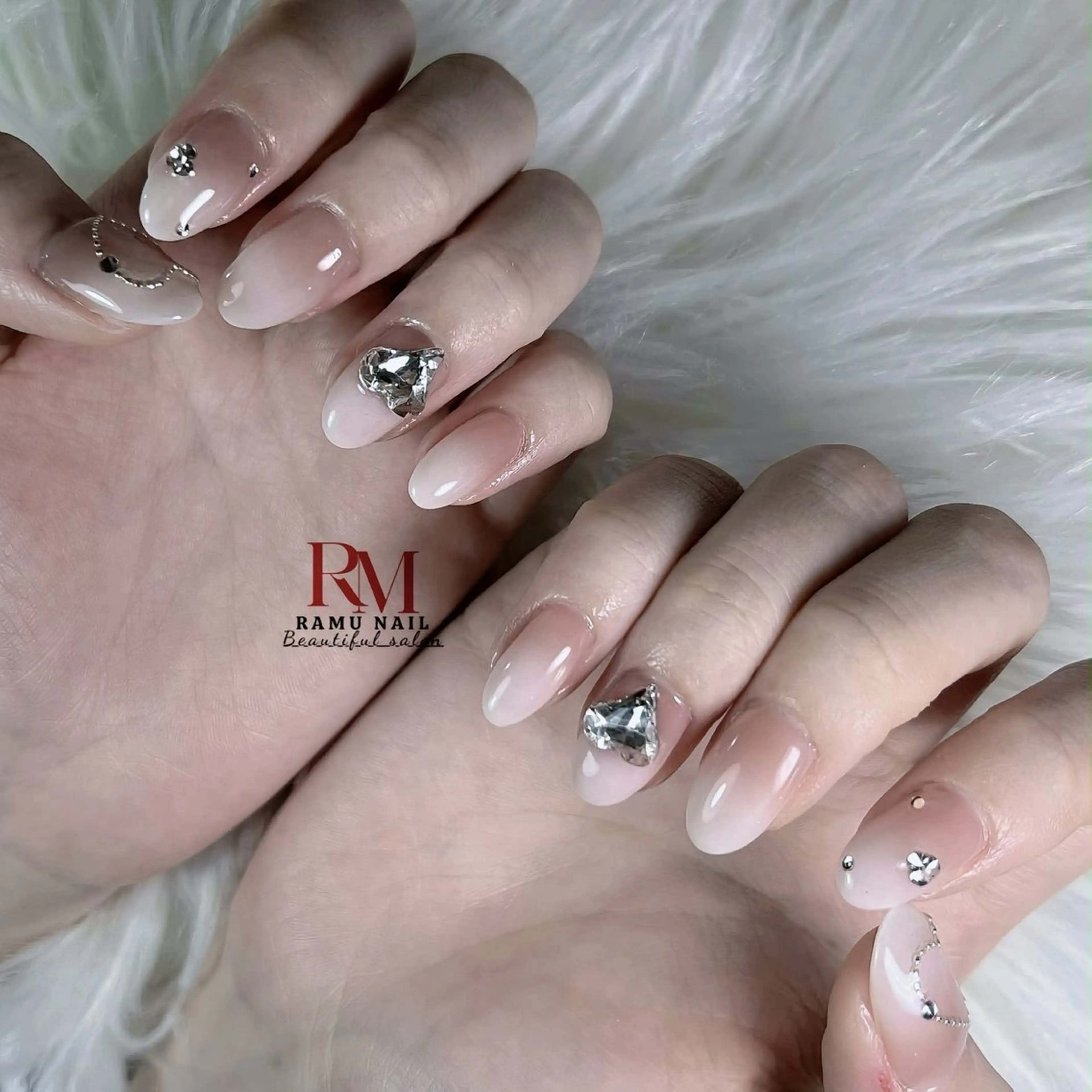 ネイル キラキラネイル マグネットネイル ミラーネイル ピンク ワンホンネイル ハンドネイル RAMU Nail 恵比寿店のネイルデザイン