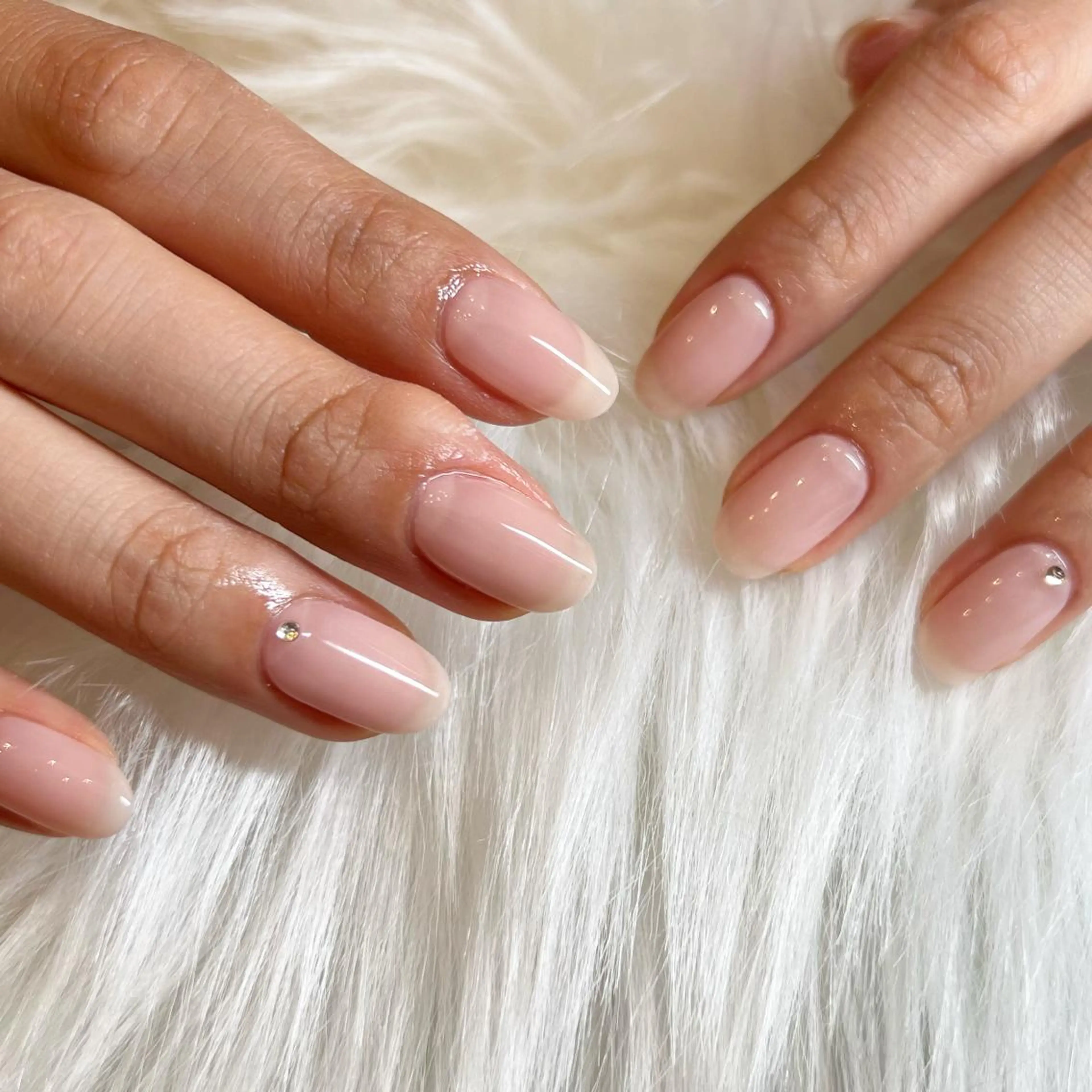 ネイル オフィスネイル ワンカラーネイル ピンク ピンクベージュ シンプルネイル ハンドネイル 藤本 楓のネイルデザイン