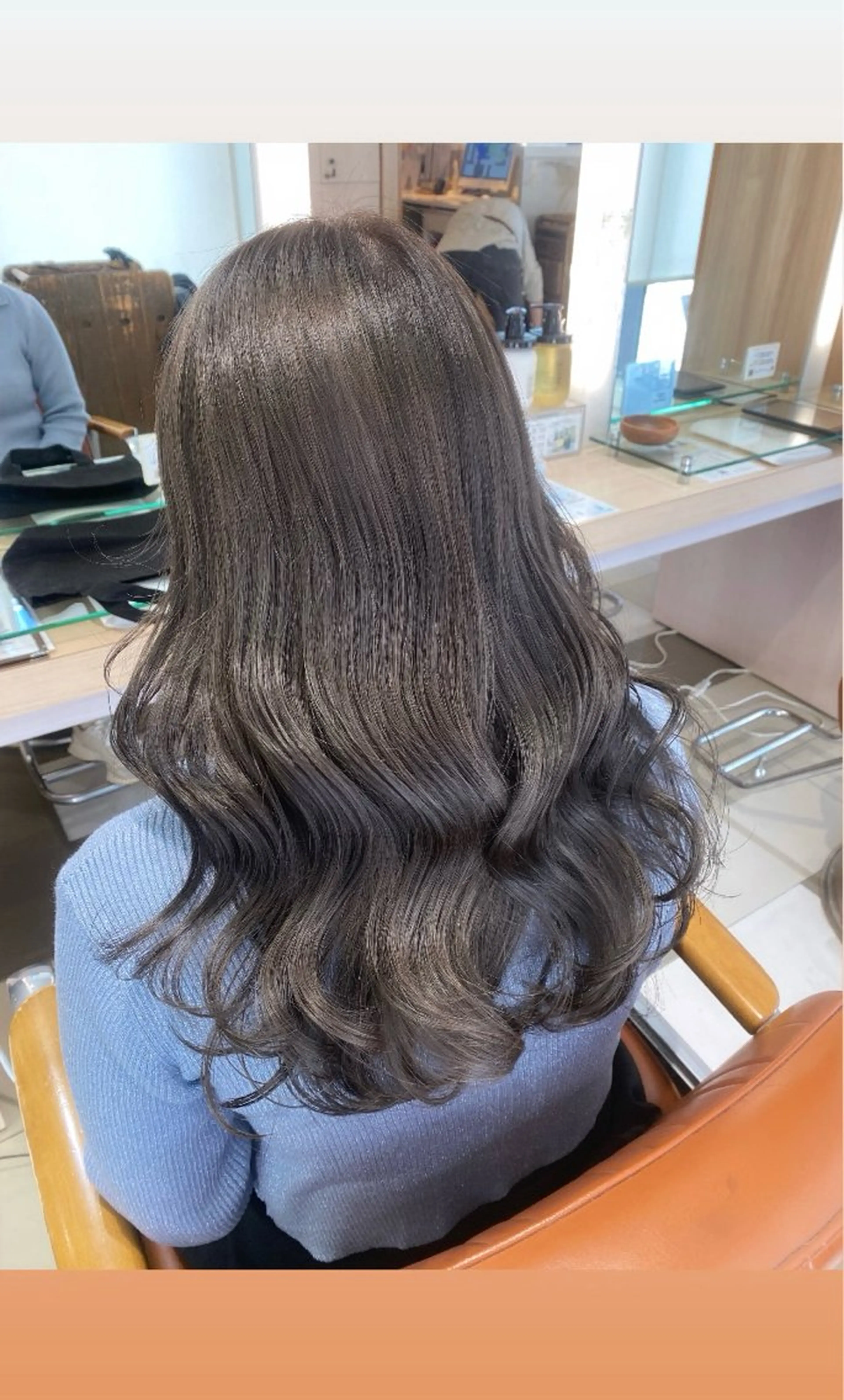 ロング ヘアカラー 谷川 あかりのヘアスタイル
