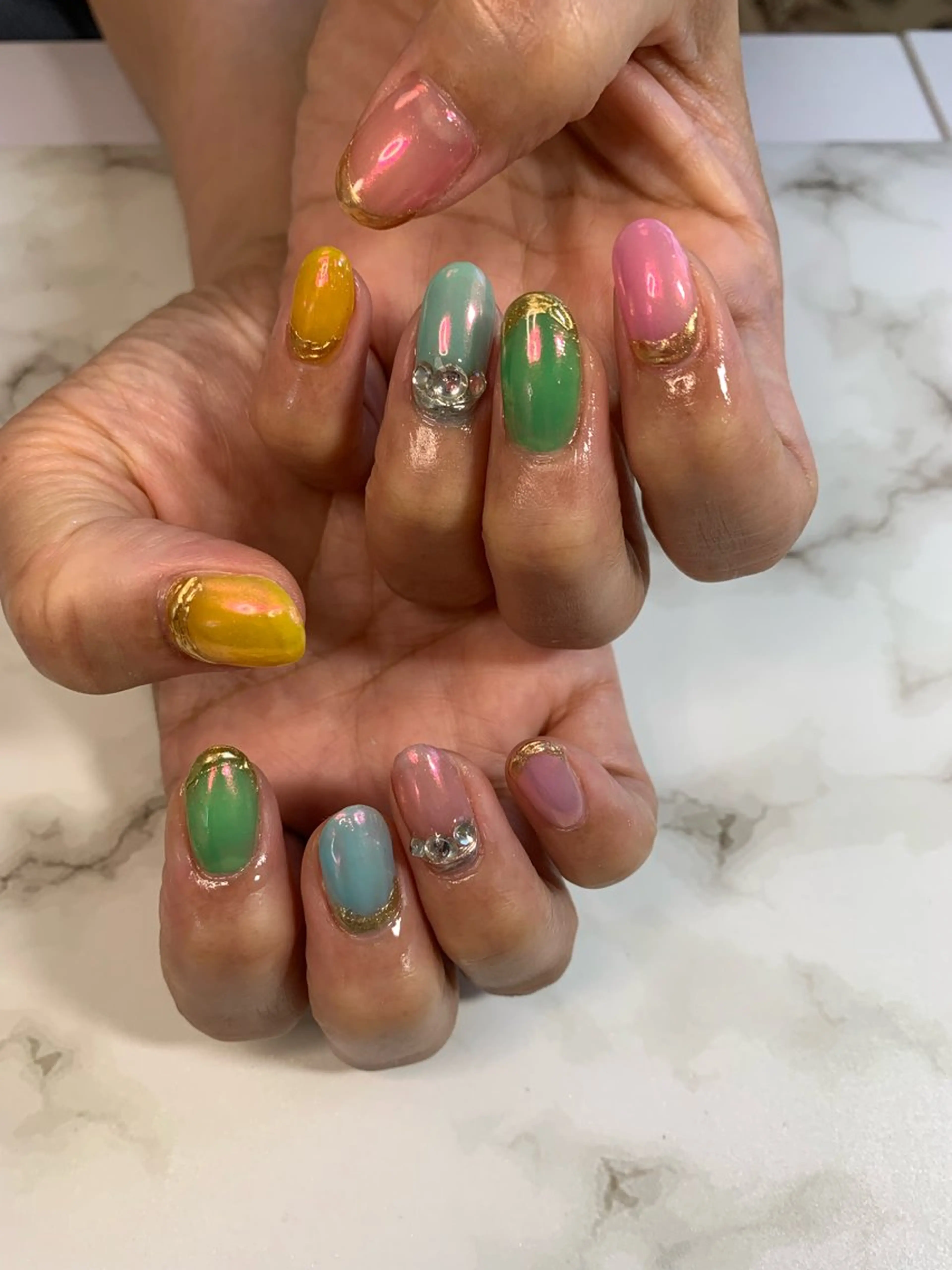 ネイル オーロラネイル ミラーネイル シルバー 北川 恭子のネイルデザイン