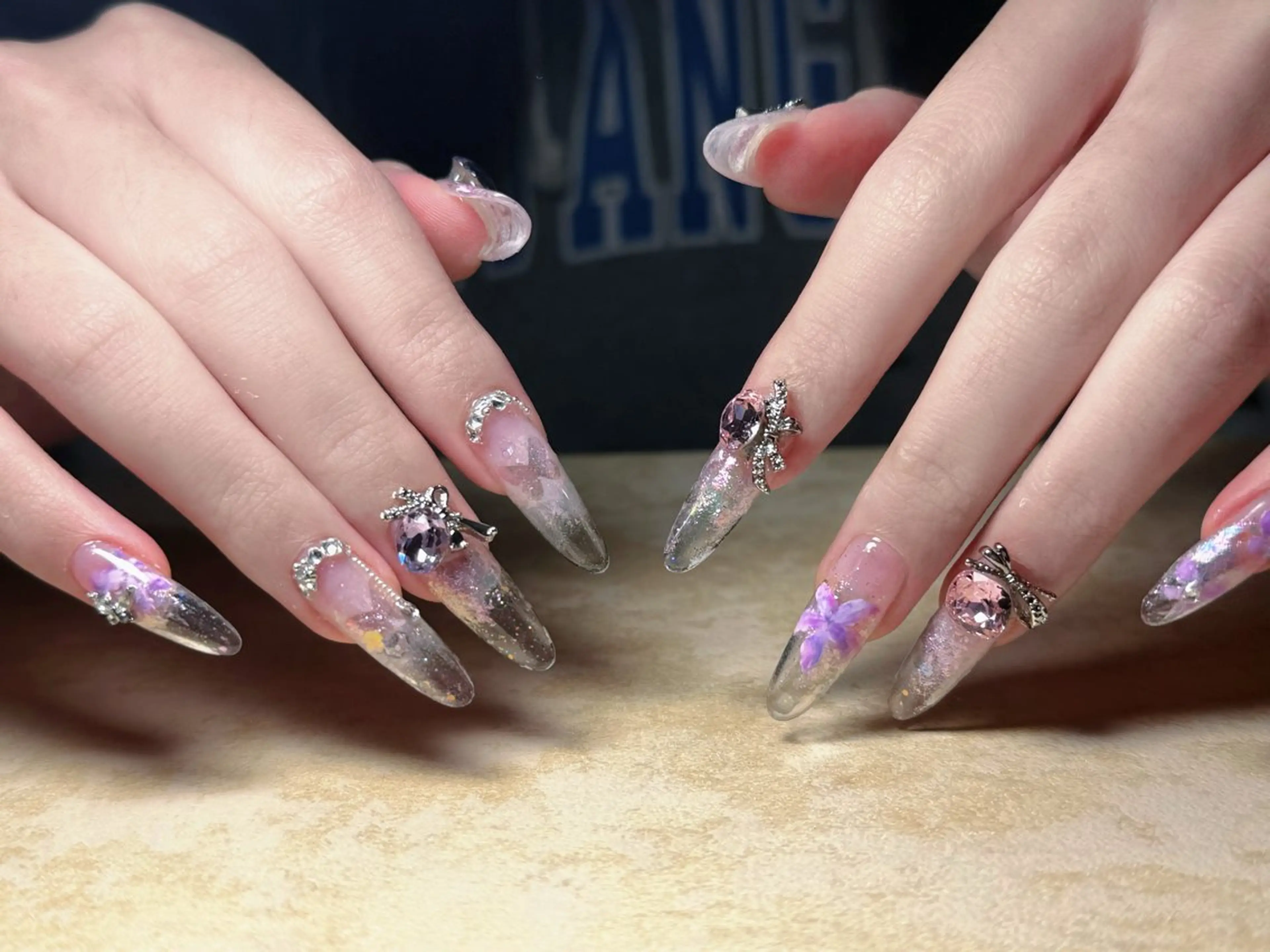 ネイル ハンドネイル LI XINLUのネイルデザイン