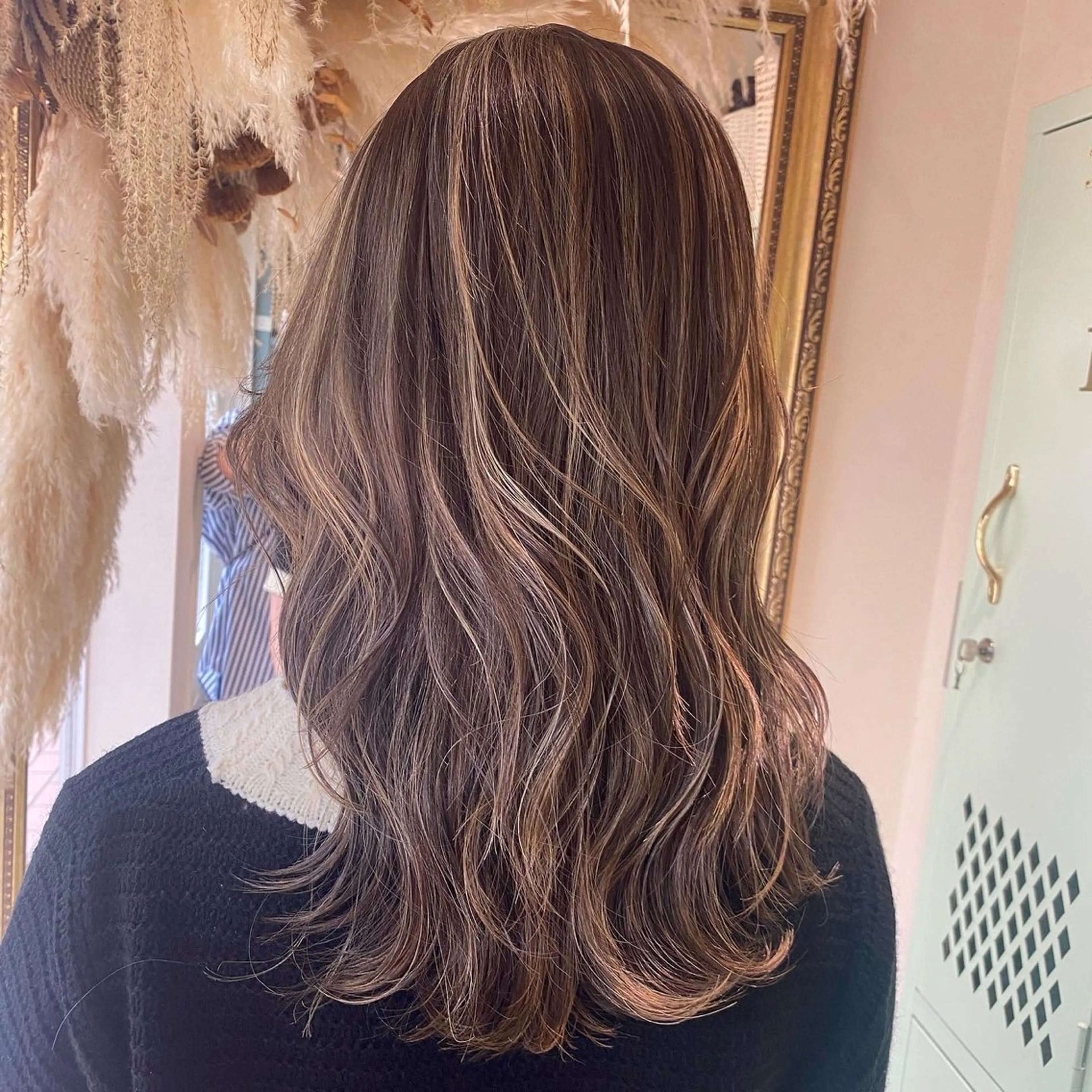 セミロング カラー ヘアカラー 透明感カラー/韓国 ヘア🩶yuri🩵のヘアスタイル