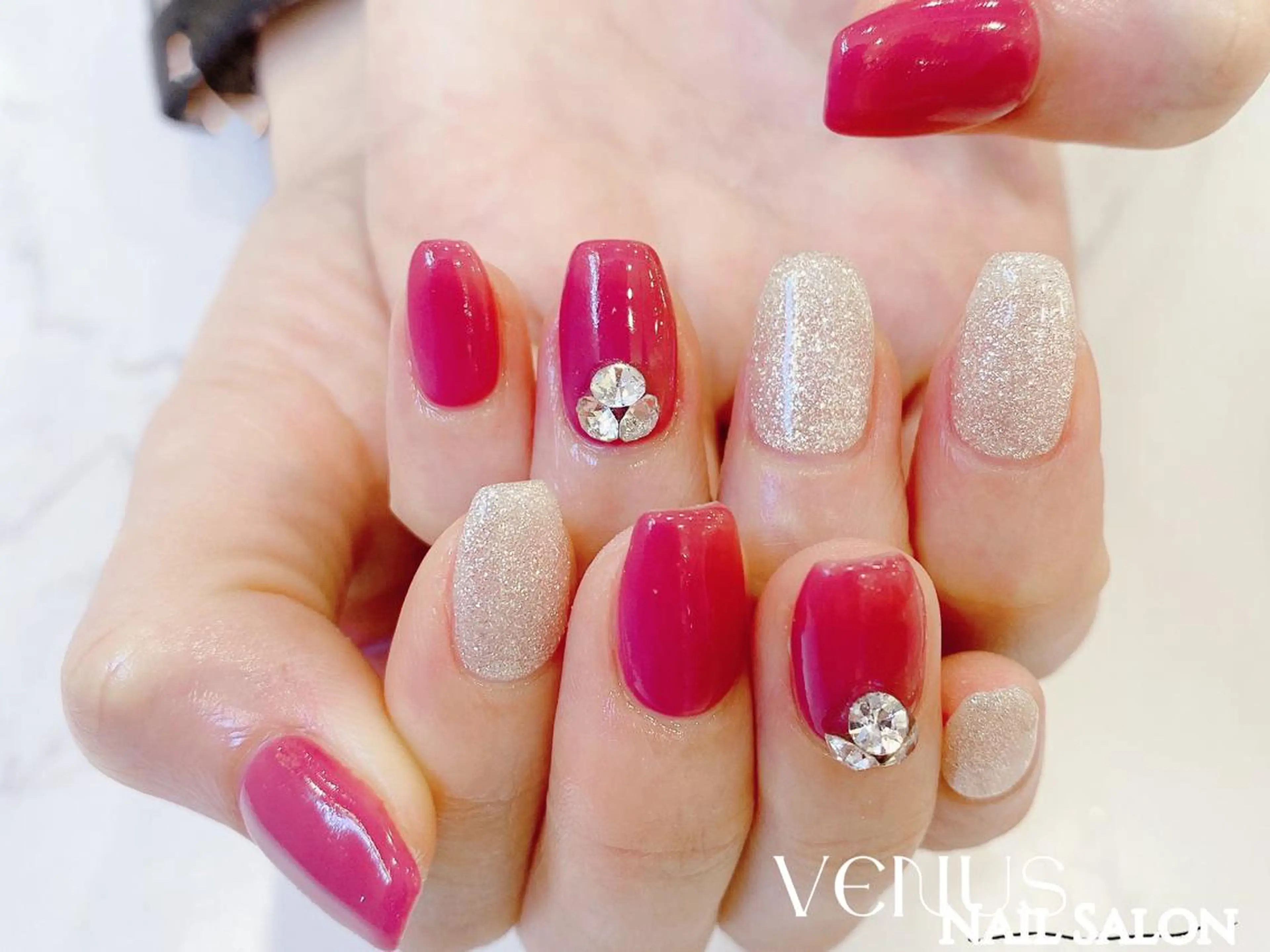 ミディアム VENUS Nail ★池袋徒歩2分のネイルデザイン