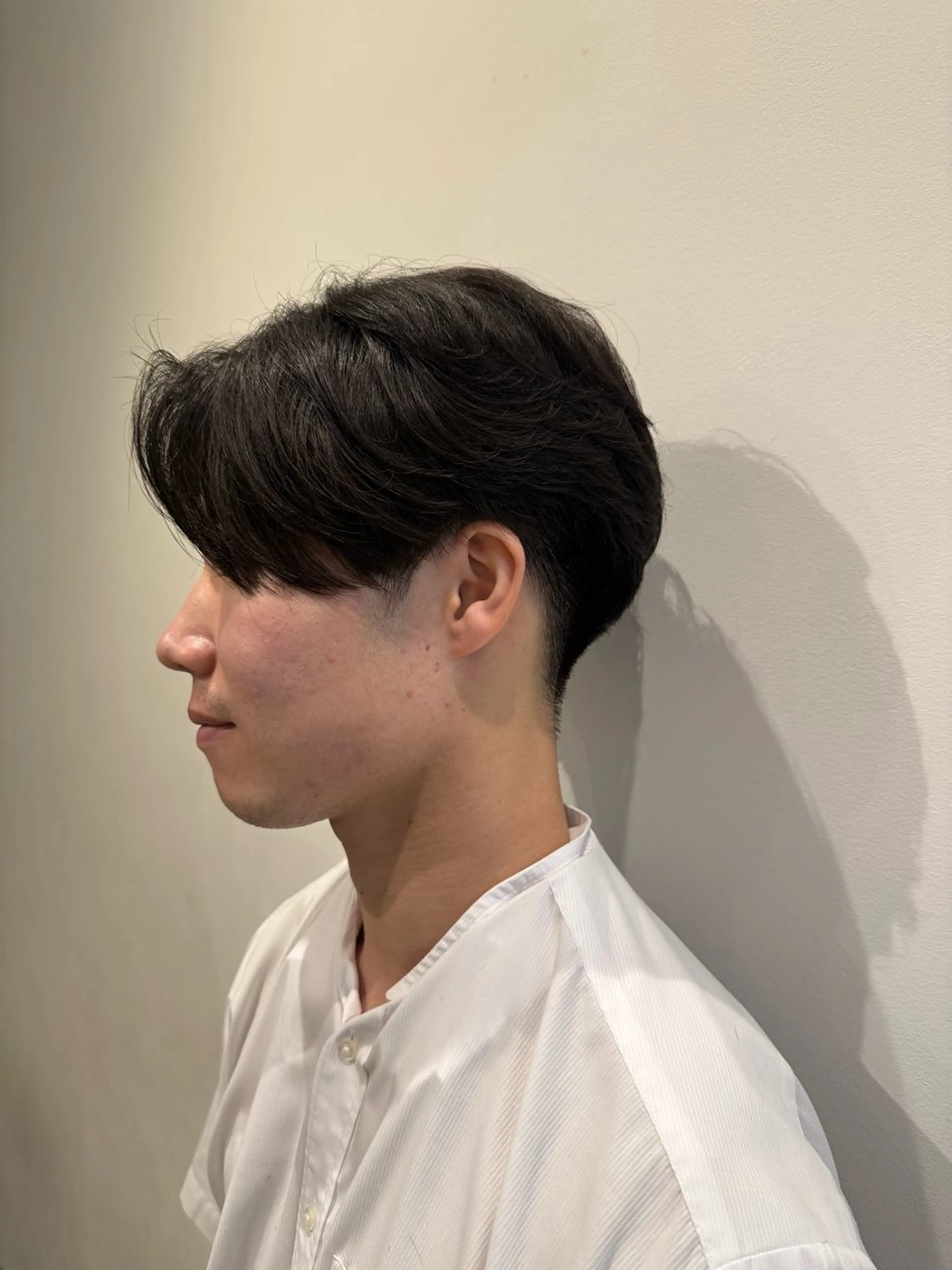 メンズ センターパート 川口開世 cutのヘアスタイル