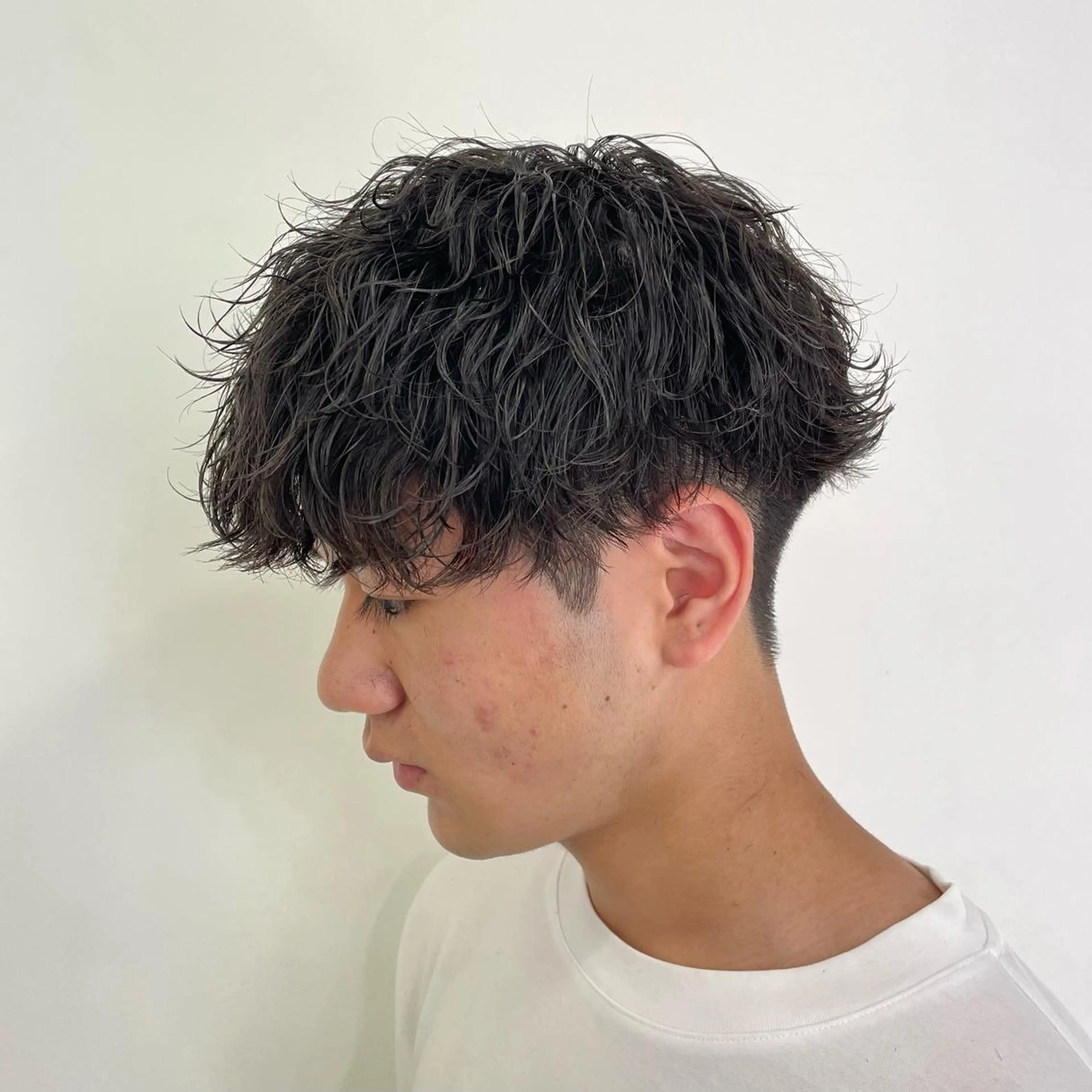 ショート パーマ メンズ 波巻きパーマ カット パーマ メンズ特化美容師/ 藤戸 椋のヘアスタイル