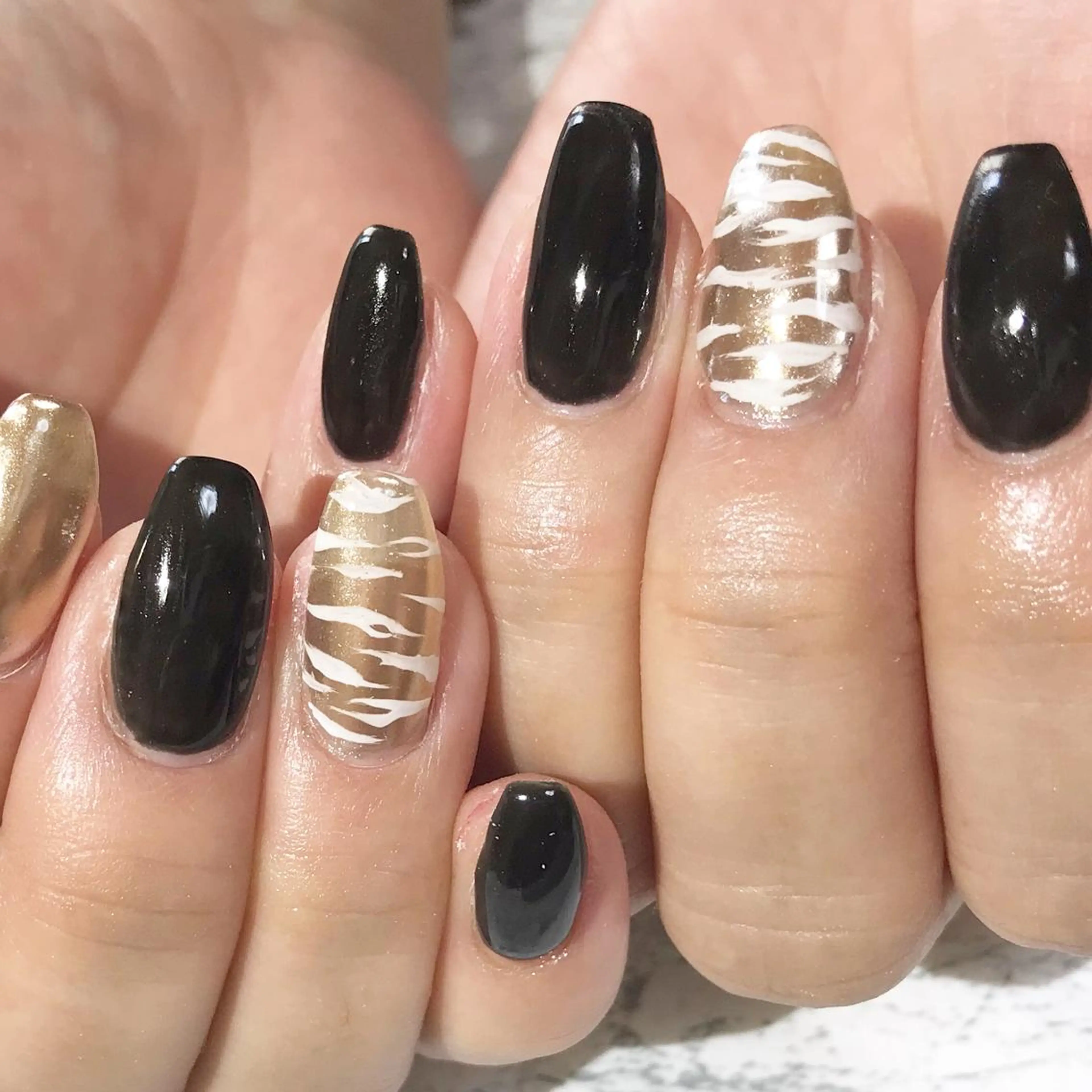 ネイル アニマル柄 フットネイル ミラーネイル ニュアンスネイル シンプルネイル ネイル フフラ所属・nail fufla ♡yamane♡のネイルデザイン