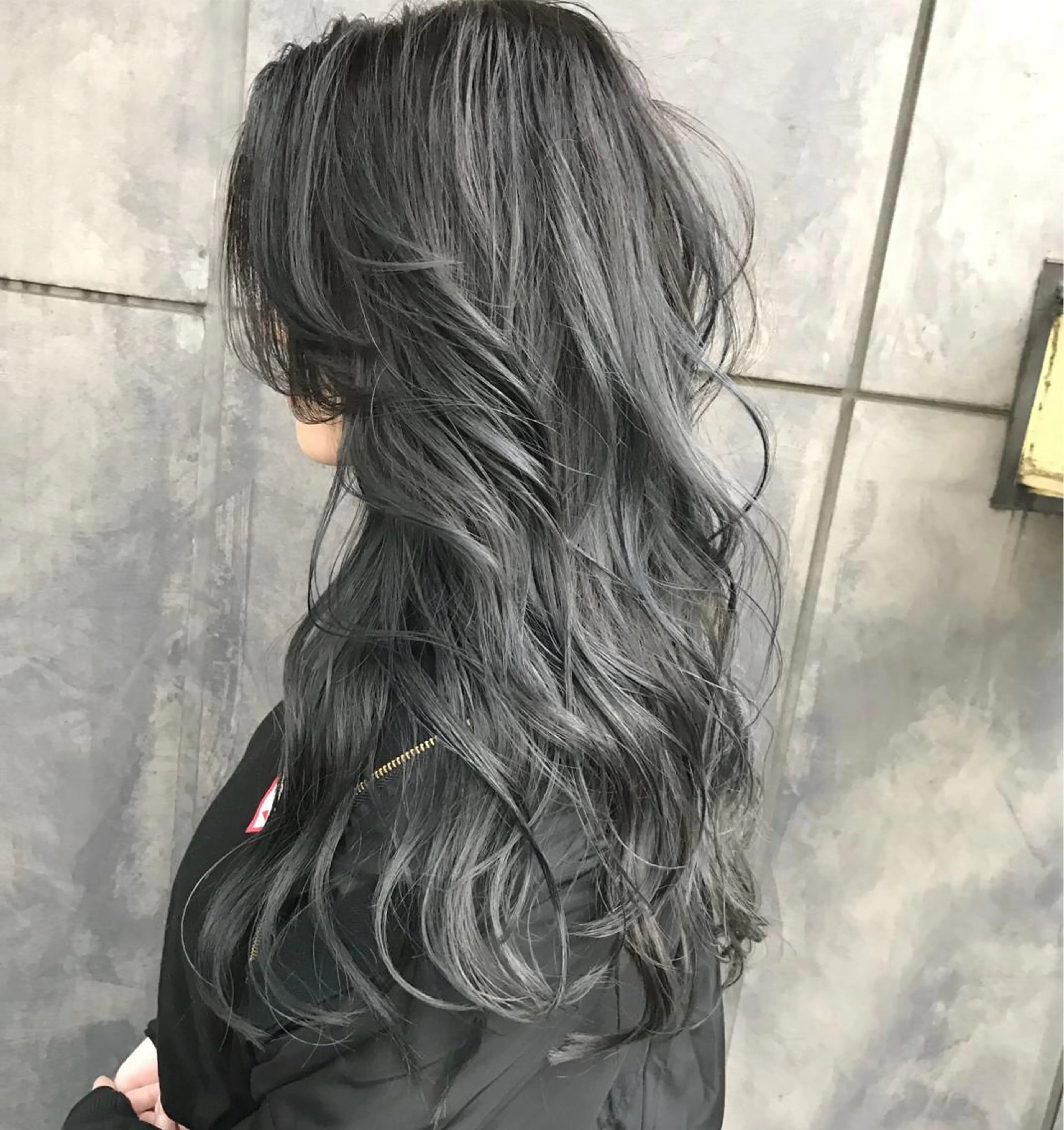 セミロング カラー ハイライトカラー ハイライト TOMOYAレイヤー ブリーチ縮毛矯正のヘアスタイル