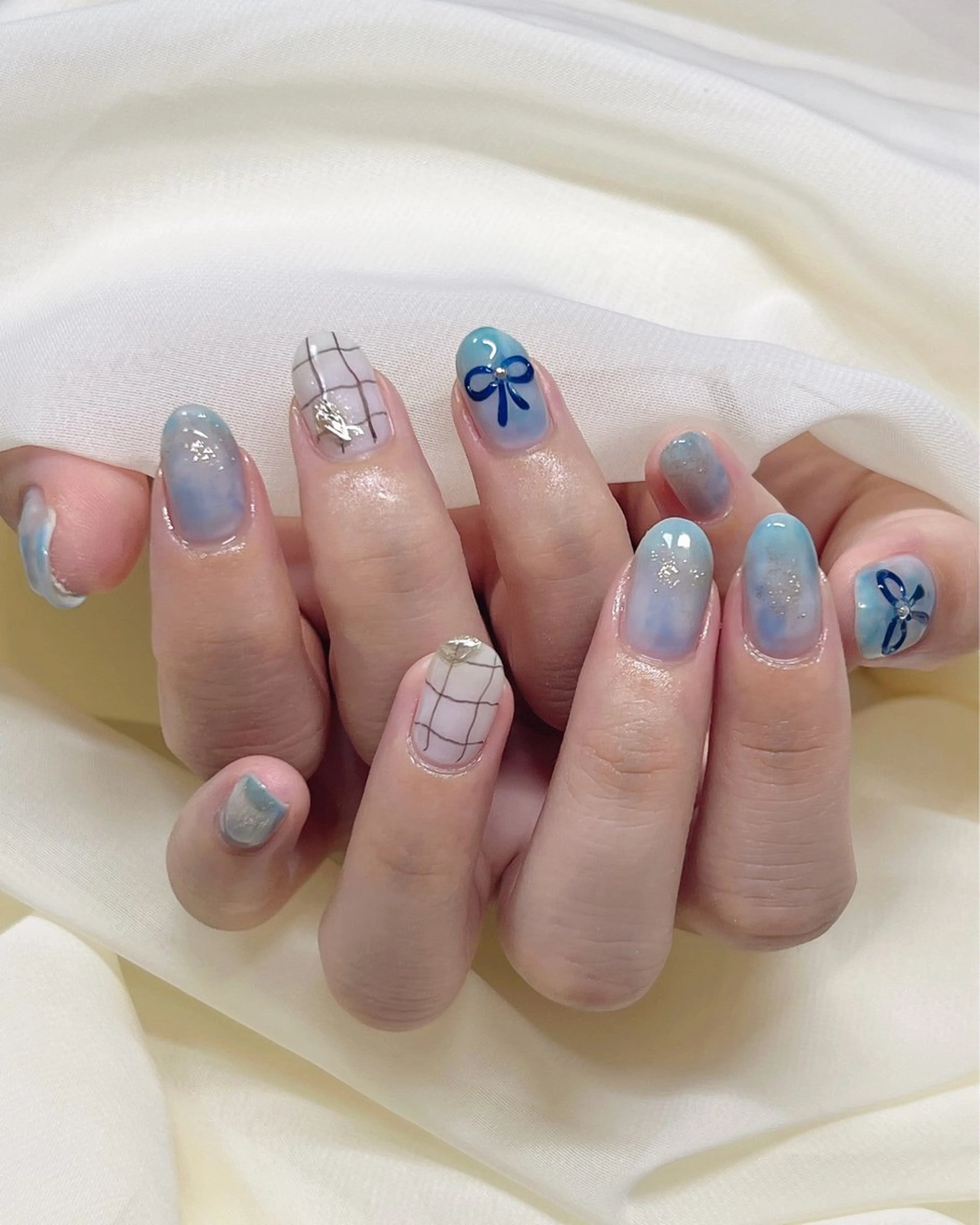 ネイル ブルー 持ち込み ニュアンスネイル nail salon MUAのネイルデザイン