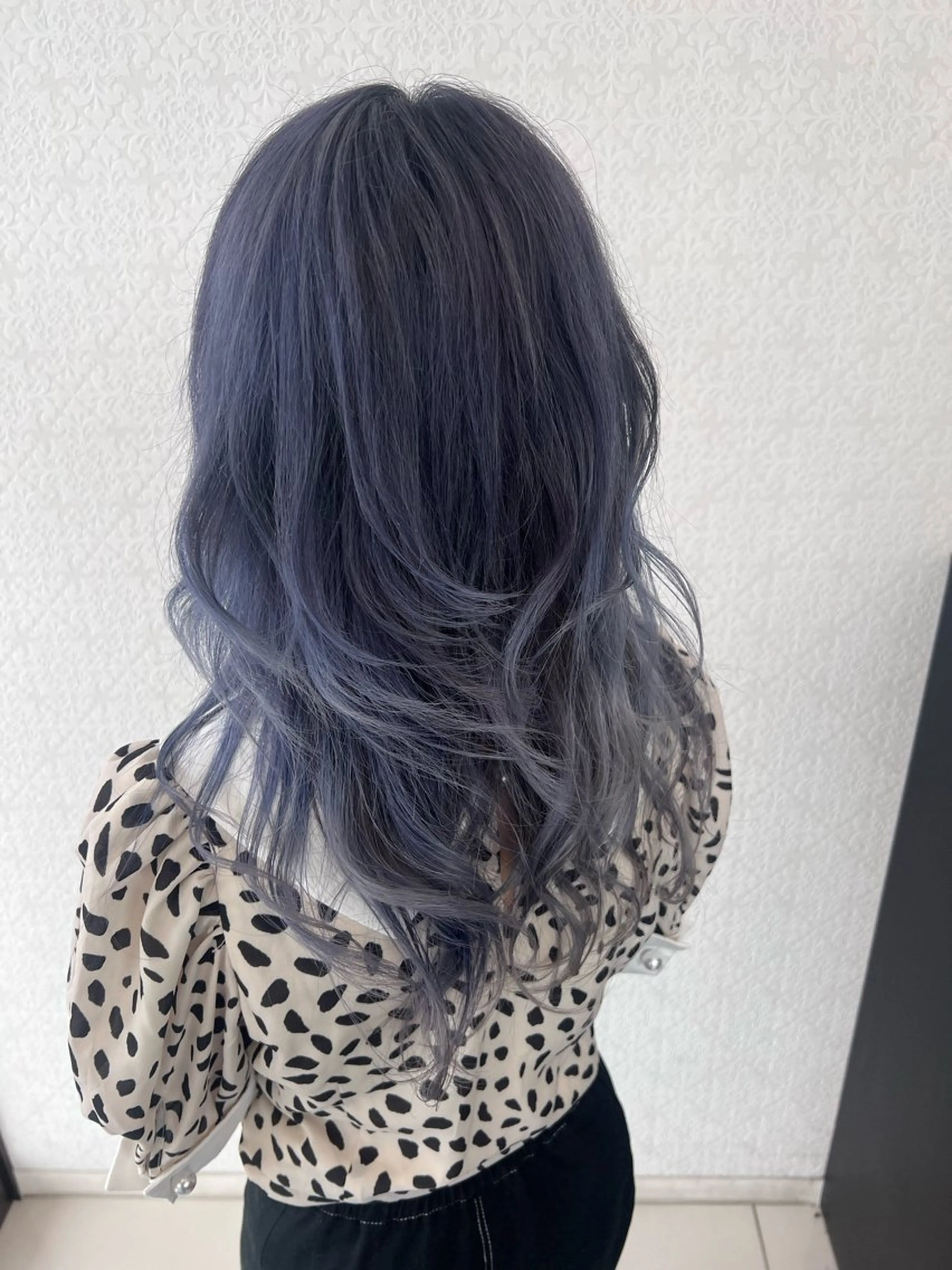 ミディアム カラー ブリーチ 透明感カラー ヘアカラー トリートメント 豊田 恭平のヘアスタイル