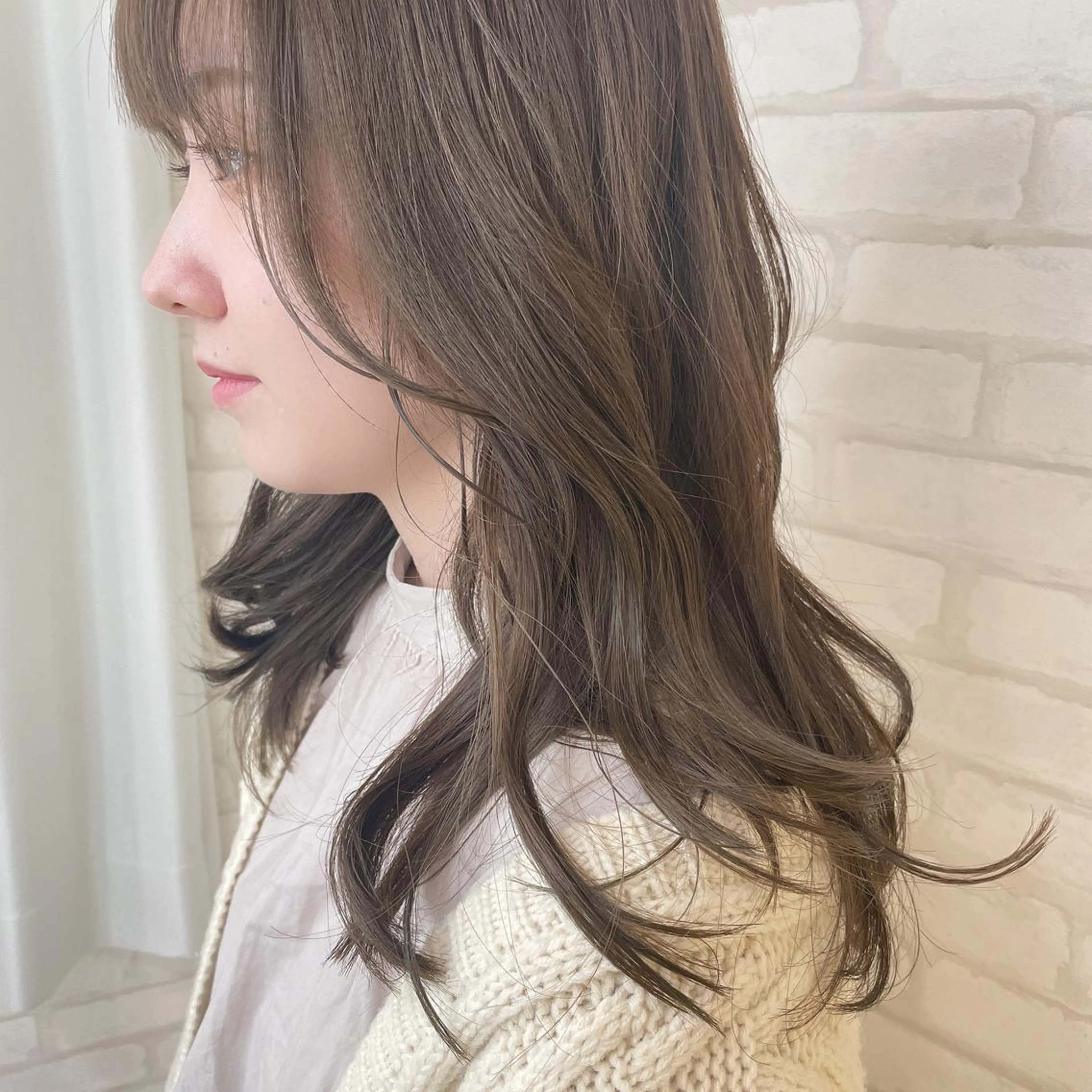 セミロング カラー abilita AZUSAのヘアスタイル