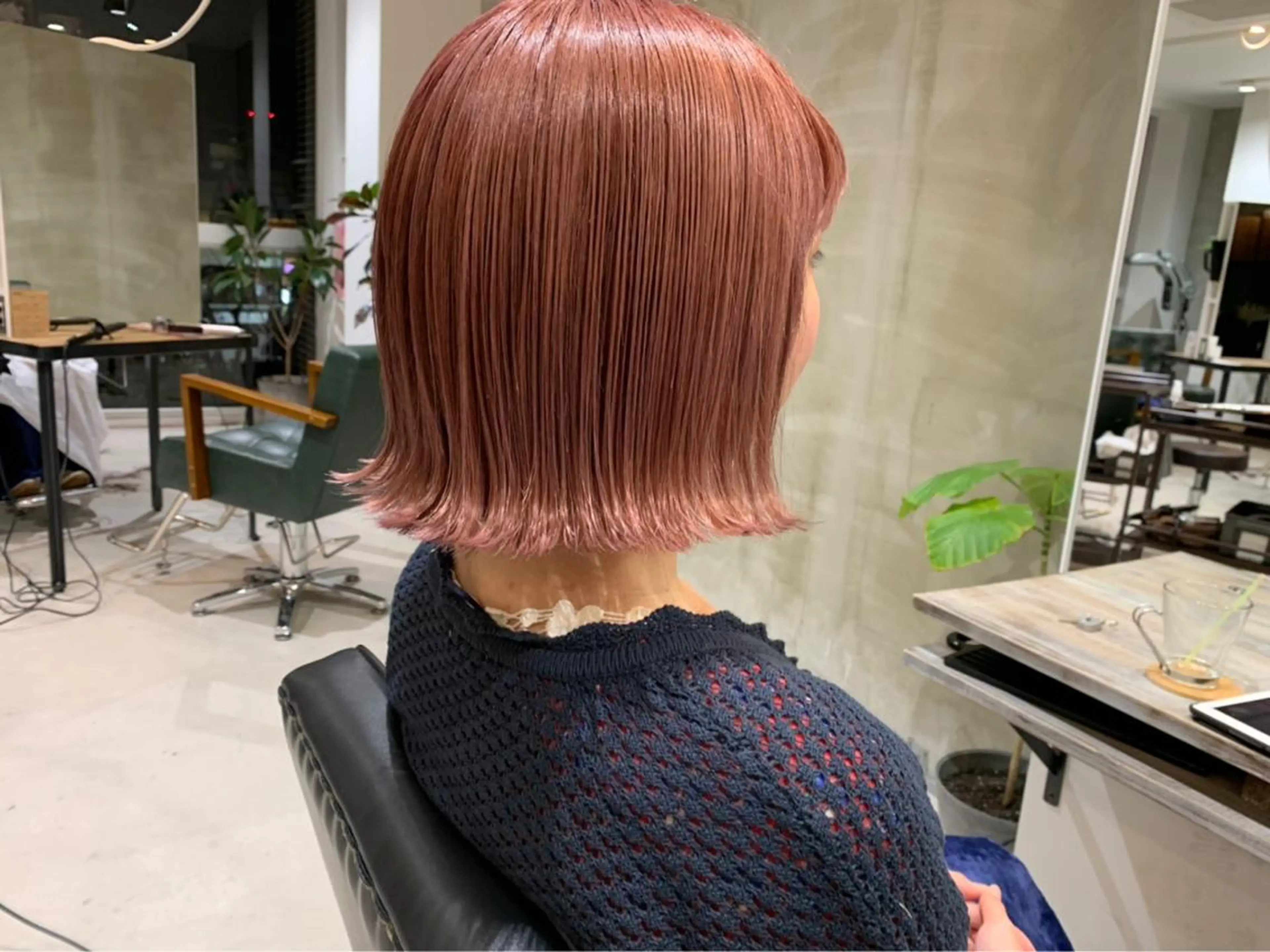 ショート カラー 鈴木 美紅のヘアスタイル