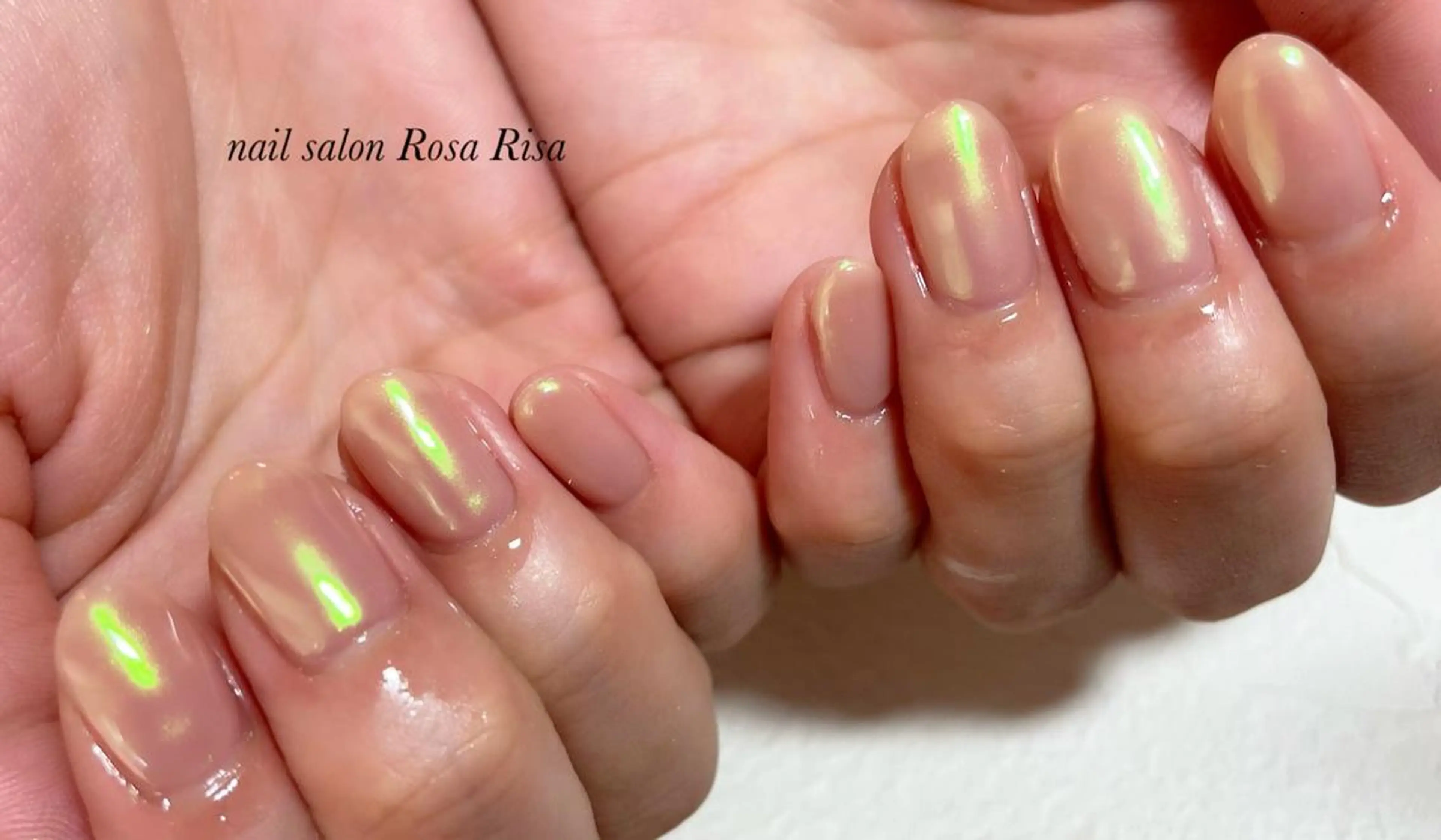 ミディアム ネイル オーロラネイル ミラーネイル ハンドネイル ネイルスタジオ シェイクユアハンズのネイルデザイン
