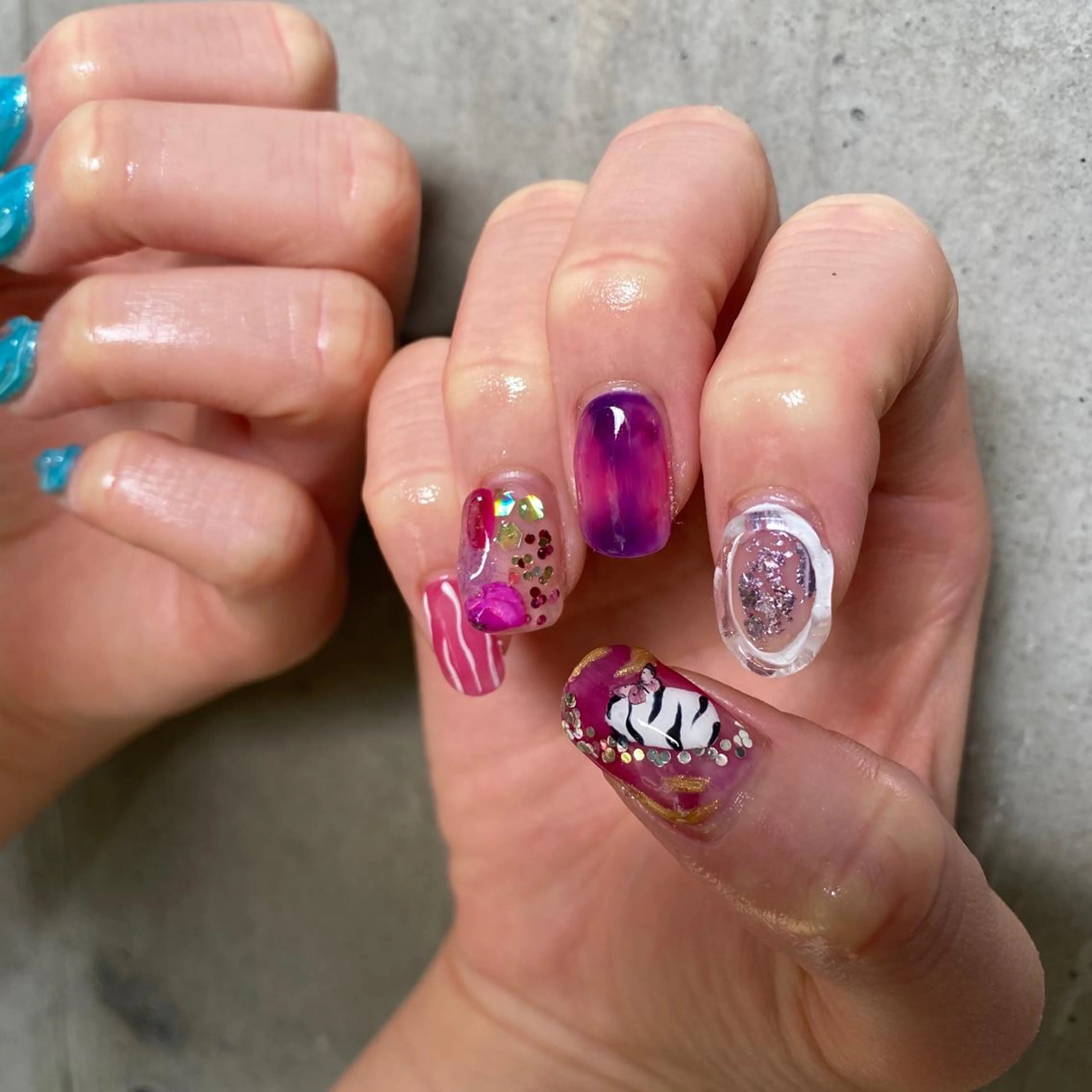 ミディアム カラー パーマ ヘアアレンジ メンズ ネイル viewstokyo所属・mana 暖色カラーカットのヘアスタイル