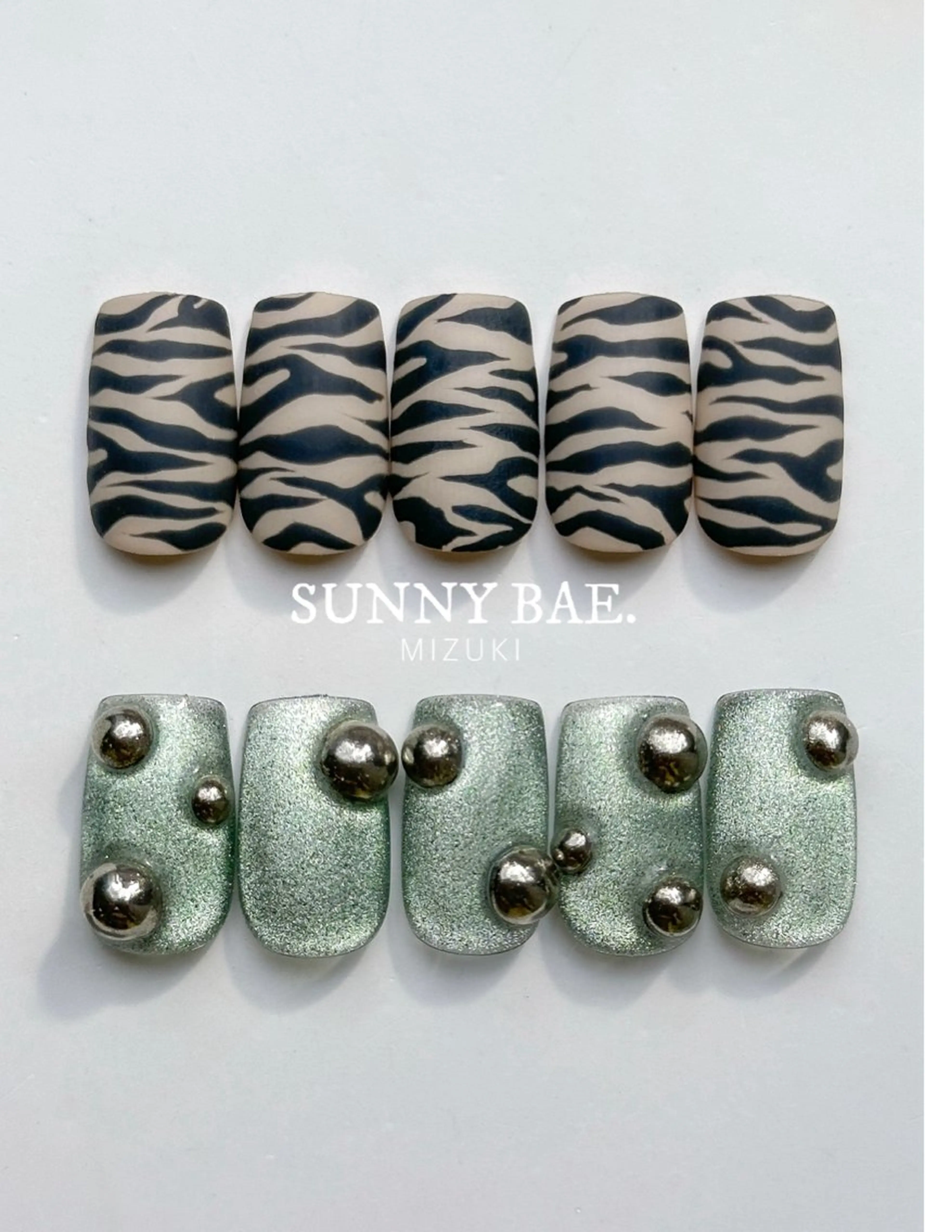 ネイル アニマル柄 マグネットネイル ニュアンスネイル シルバー SUNNY BAE. 🌼MIZUKIのネイルデザイン