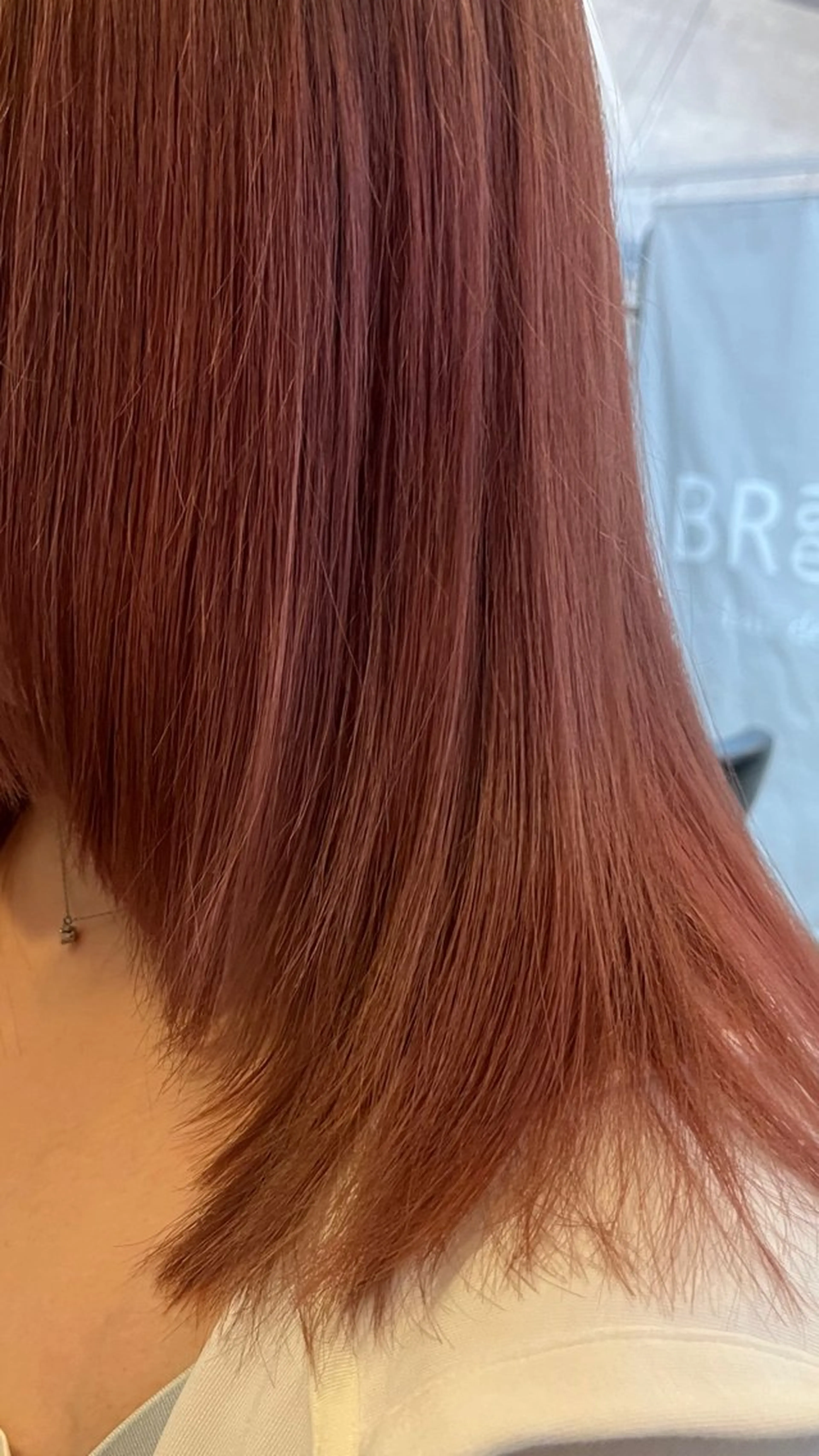 セミロング 顔まわりレイヤー レイヤーカット イロアイヘアー Renのヘアスタイル