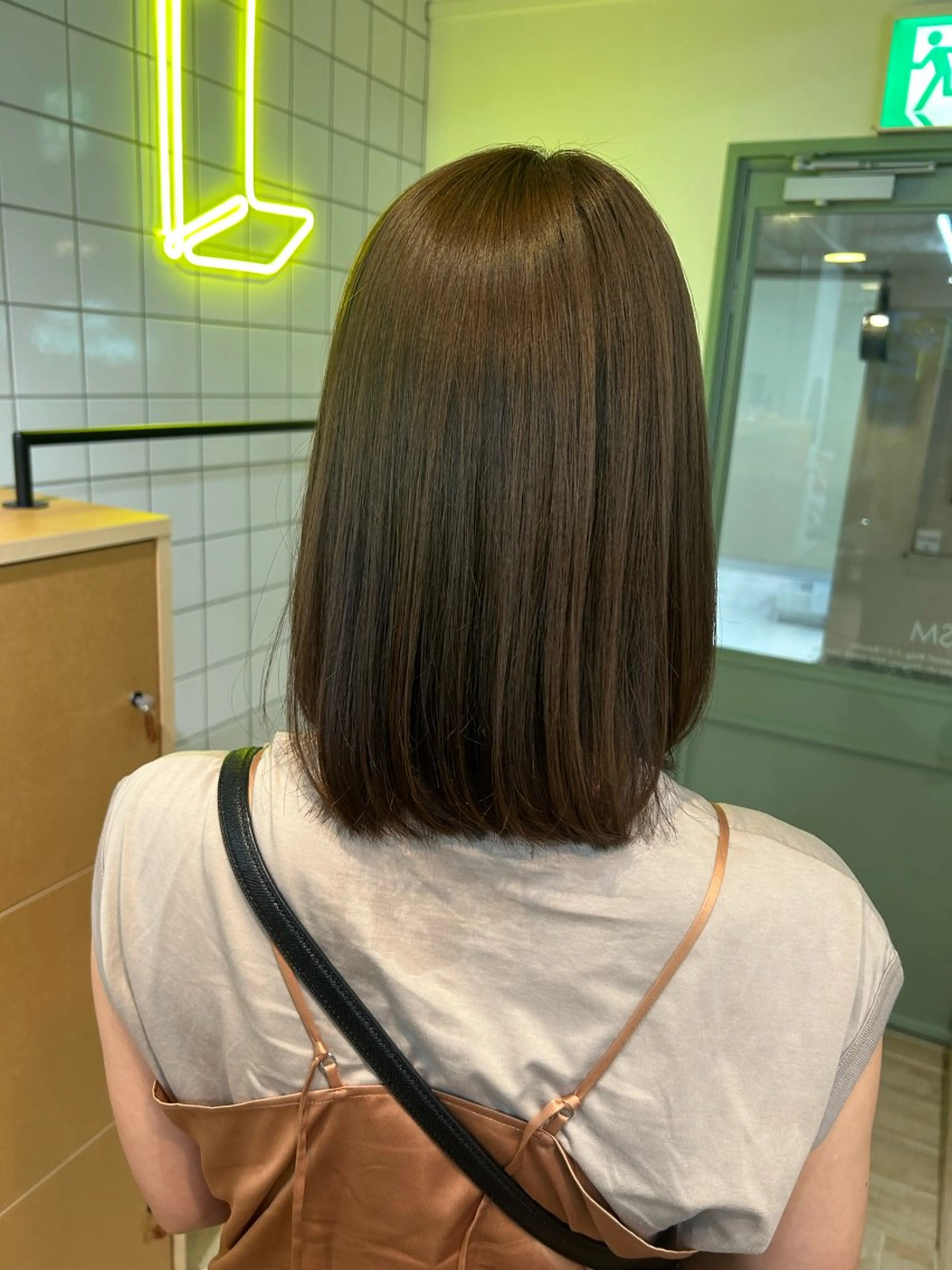 ミディアム カラー カット ヘアカラー ベージュ/ダブルカラ ー/新潟駅/青柳萌果のヘアスタイル