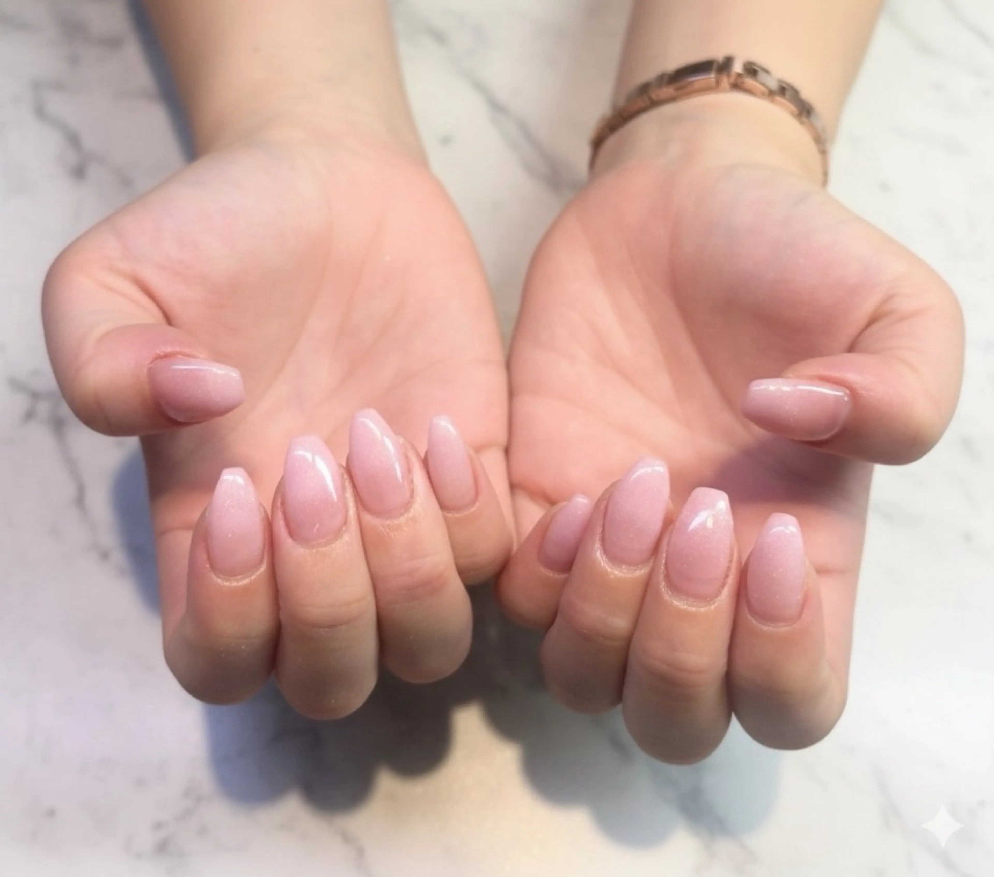 ネイル フレンチネイル ラメ(グリッター) ラメグラデーション マグネットネイル 持ち込み ハンドネイル ティーエヌ 金山駅東口店のネイルデザイン