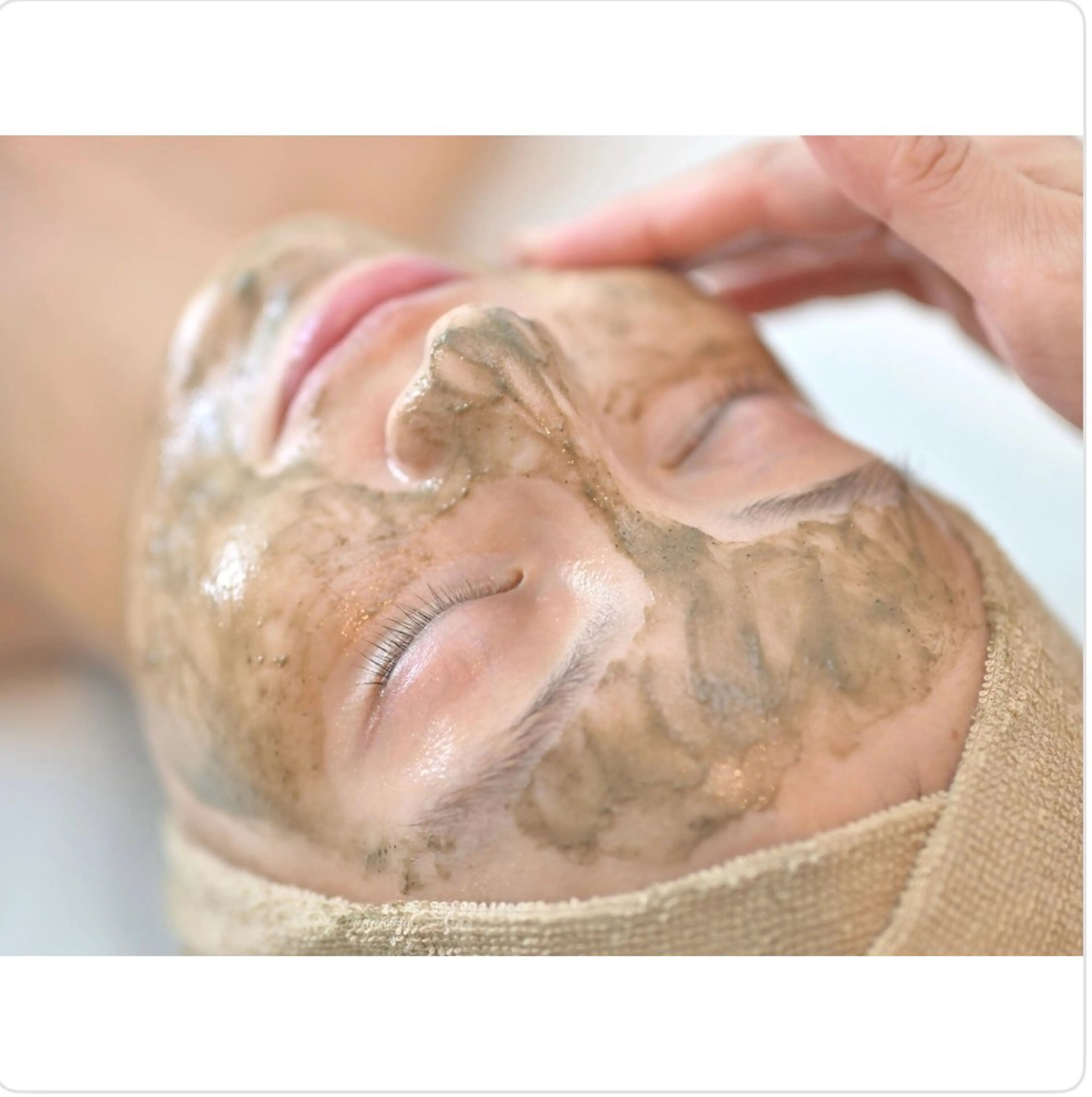 毛穴レス艶玉ハーブピーリング【剥離あり、なし】の写真