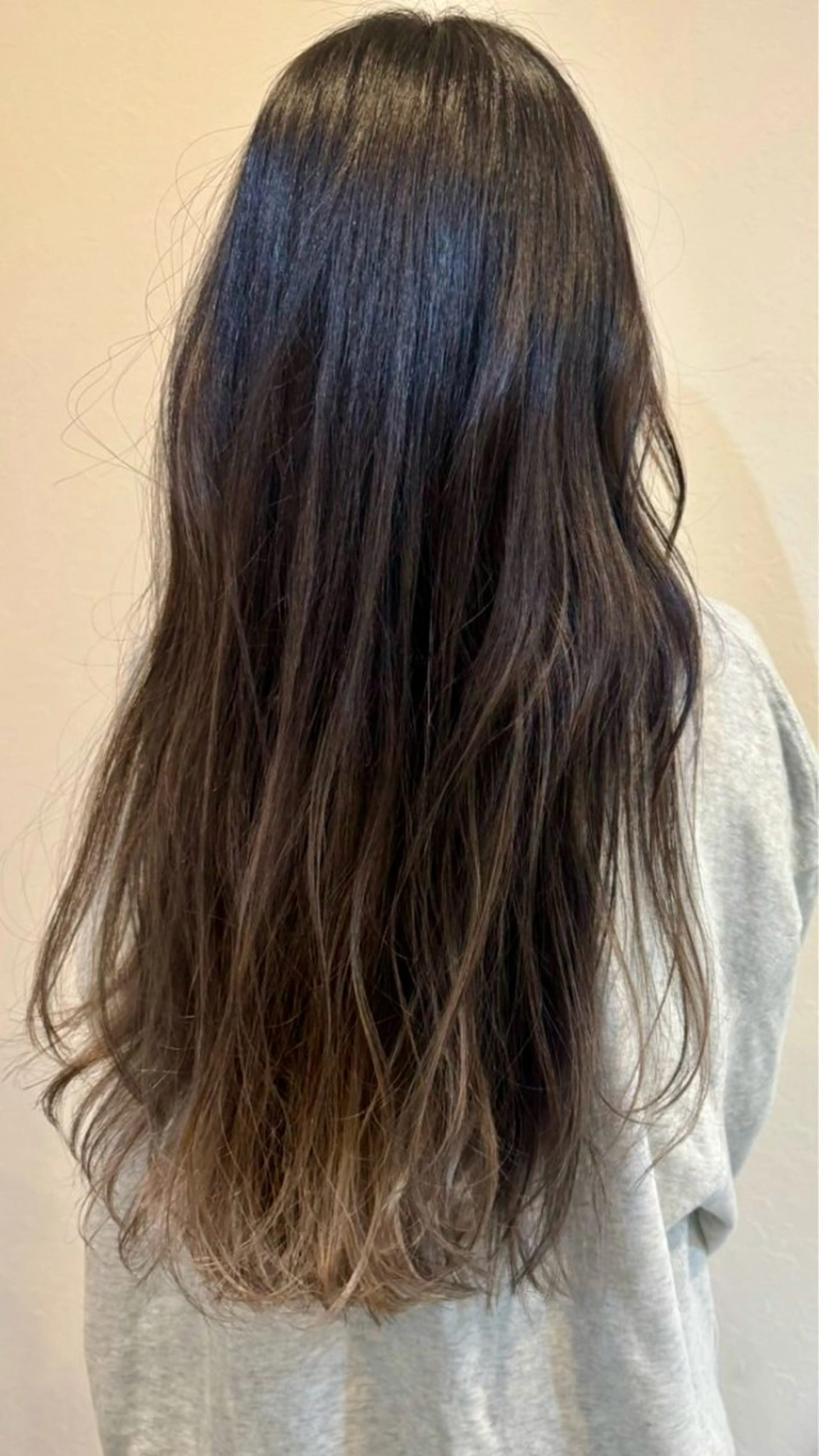 ロング カラー ヘアーズクレッセント所属・木村 まおのヘアスタイル