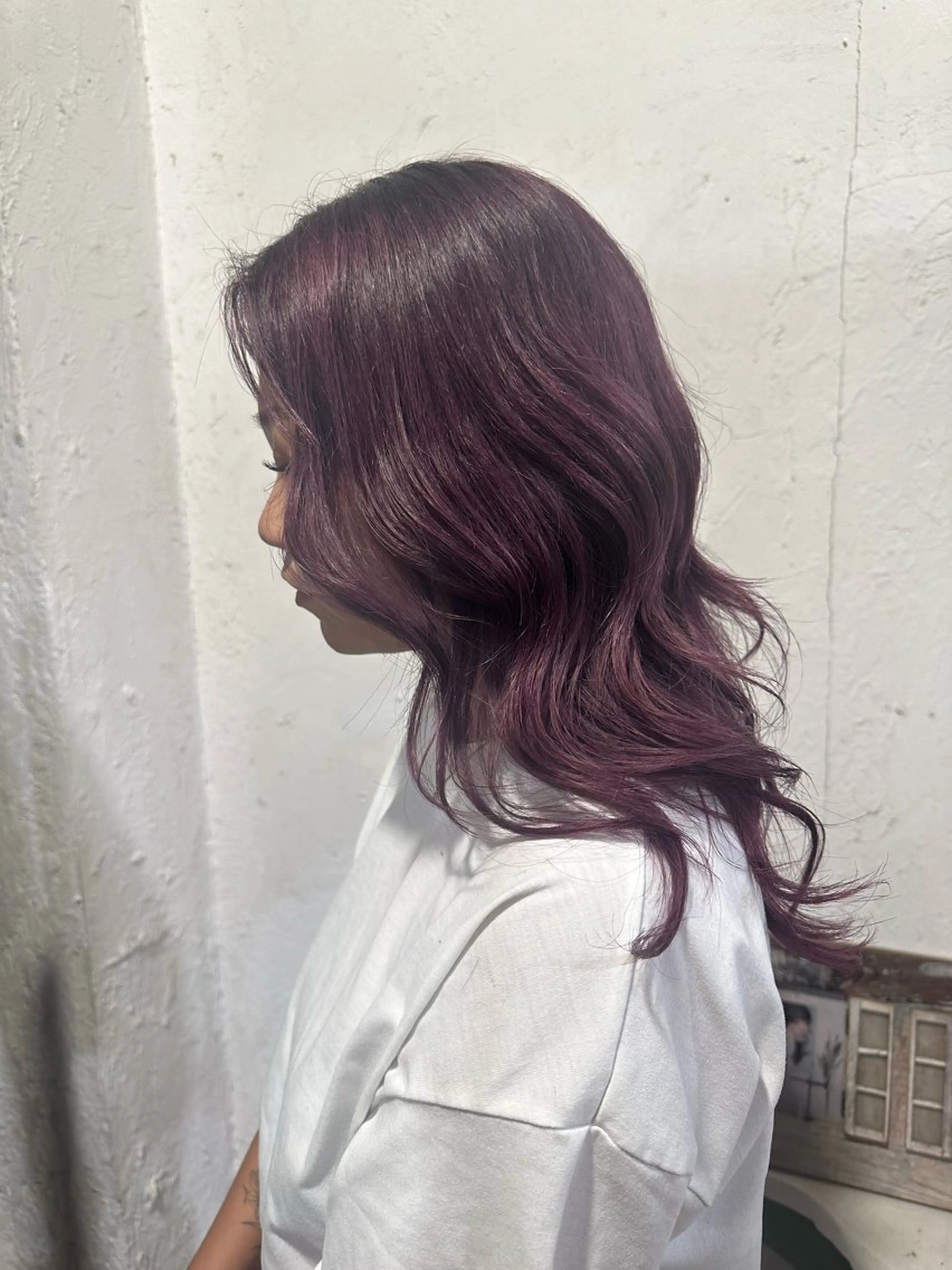 カラー indigo blue所属・indigo/ Minamiのヘアスタイル