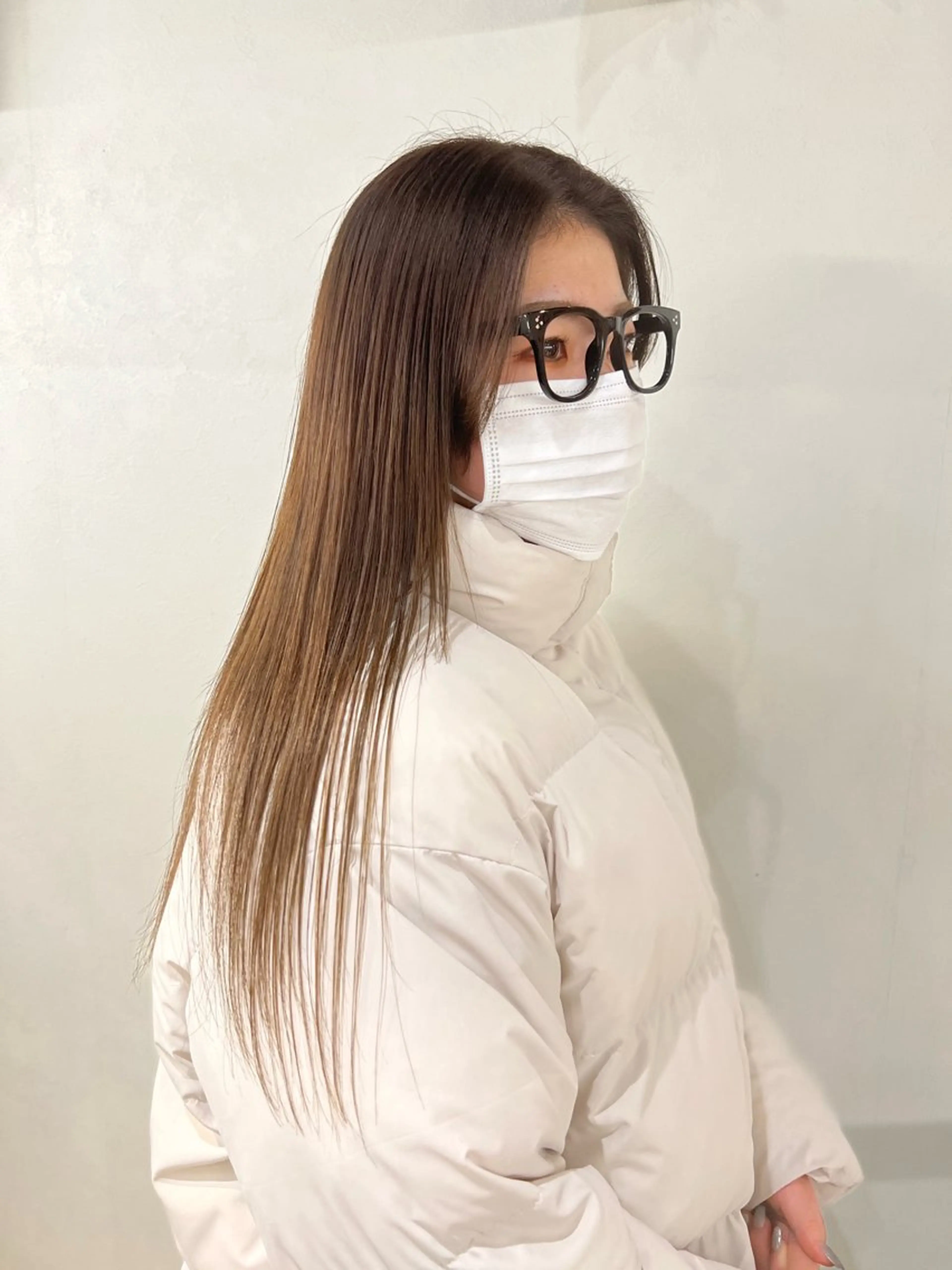 ロング カラー ベージュカラー ブリーチ ブリーチなしカラー miyu✂︎Lien 上品なブリーチカラーのヘアスタイル
